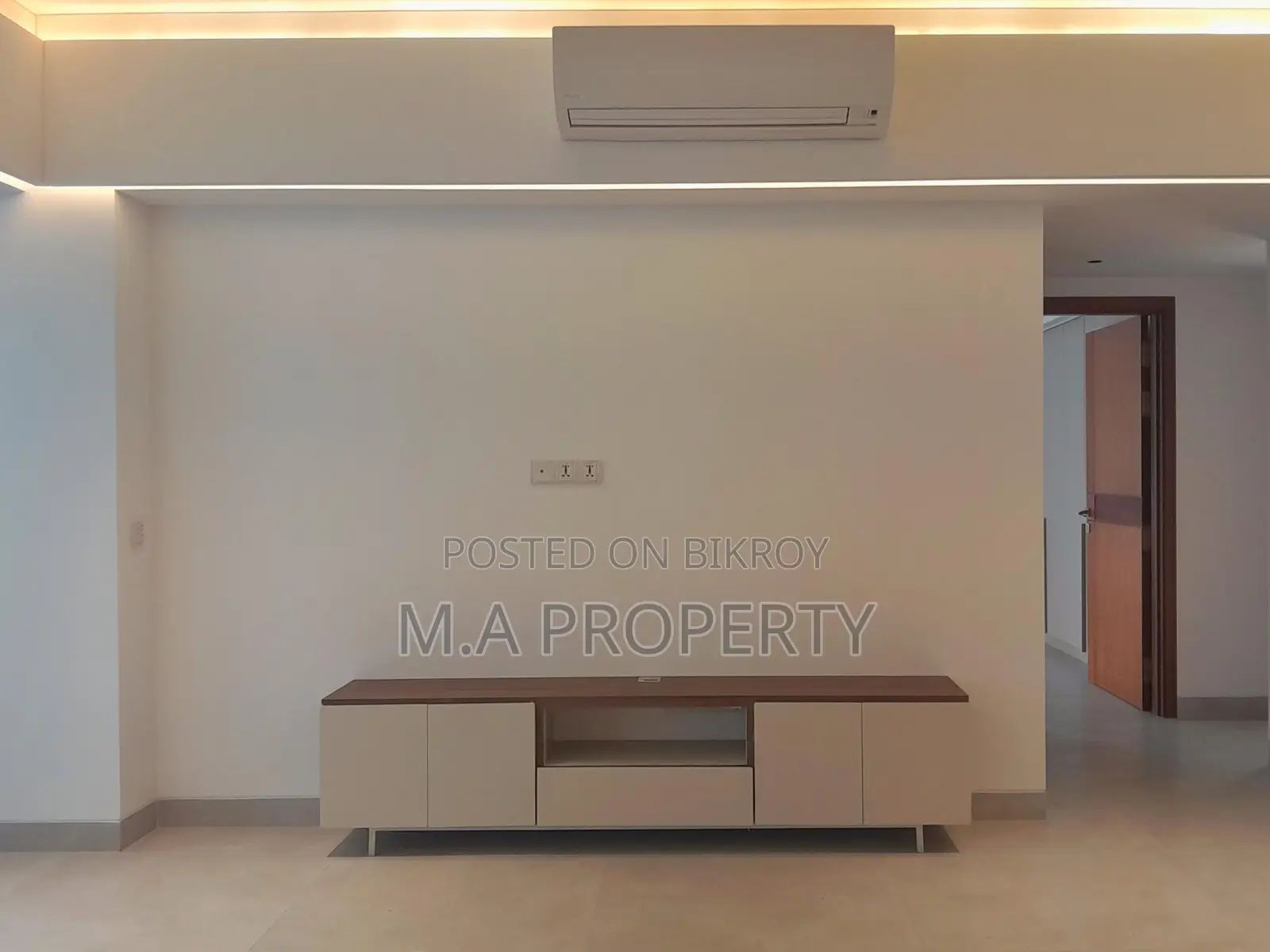 Semi-furnished apartment for rent in Gulshan in Gulshan