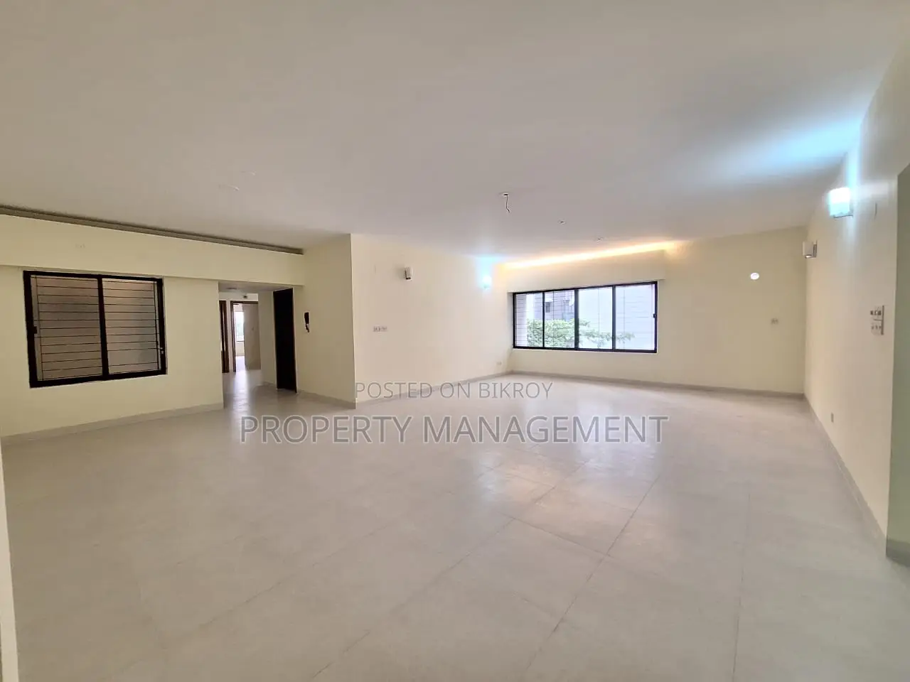 2700 Sqft Apartment for Rent, 4 Bed, 3 Bath, Gulshan 2, Nice View in Gulshan