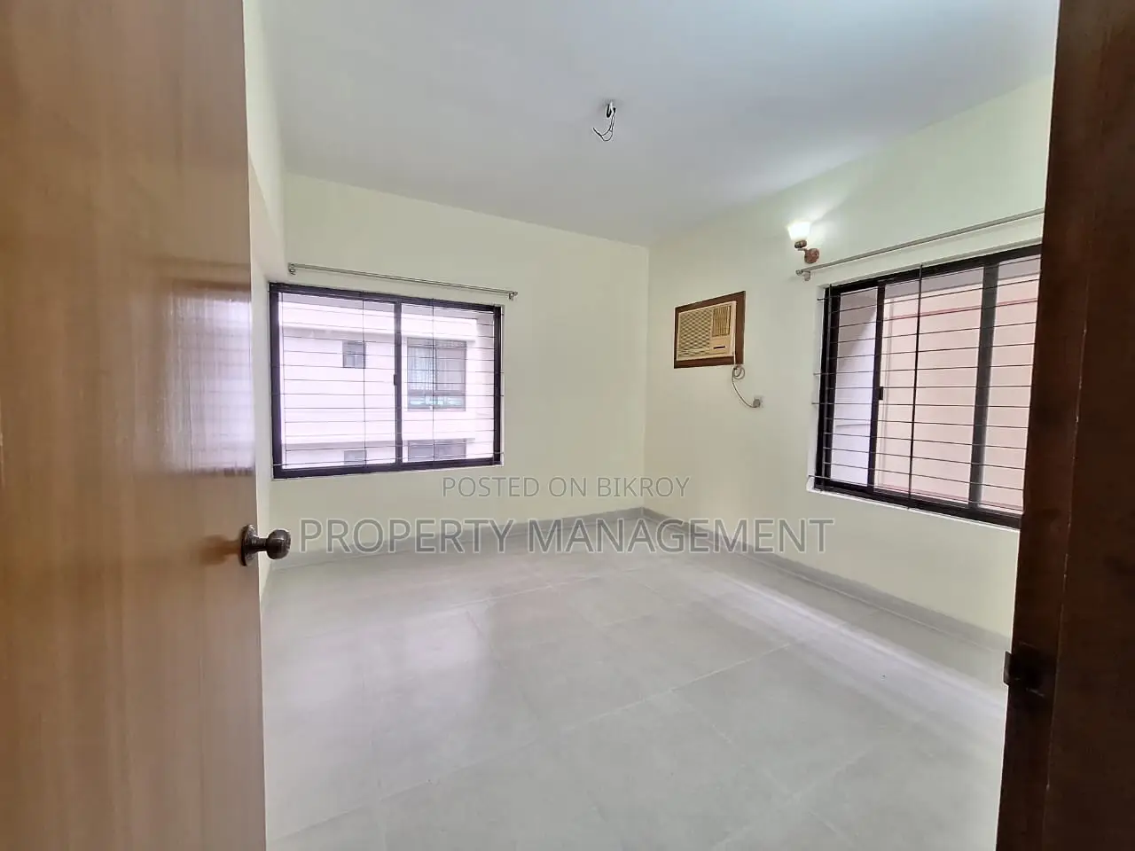 2700 Sqft Apartment for Rent, 4 Bed, 3 Bath, Gulshan 2, Nice View in Gulshan