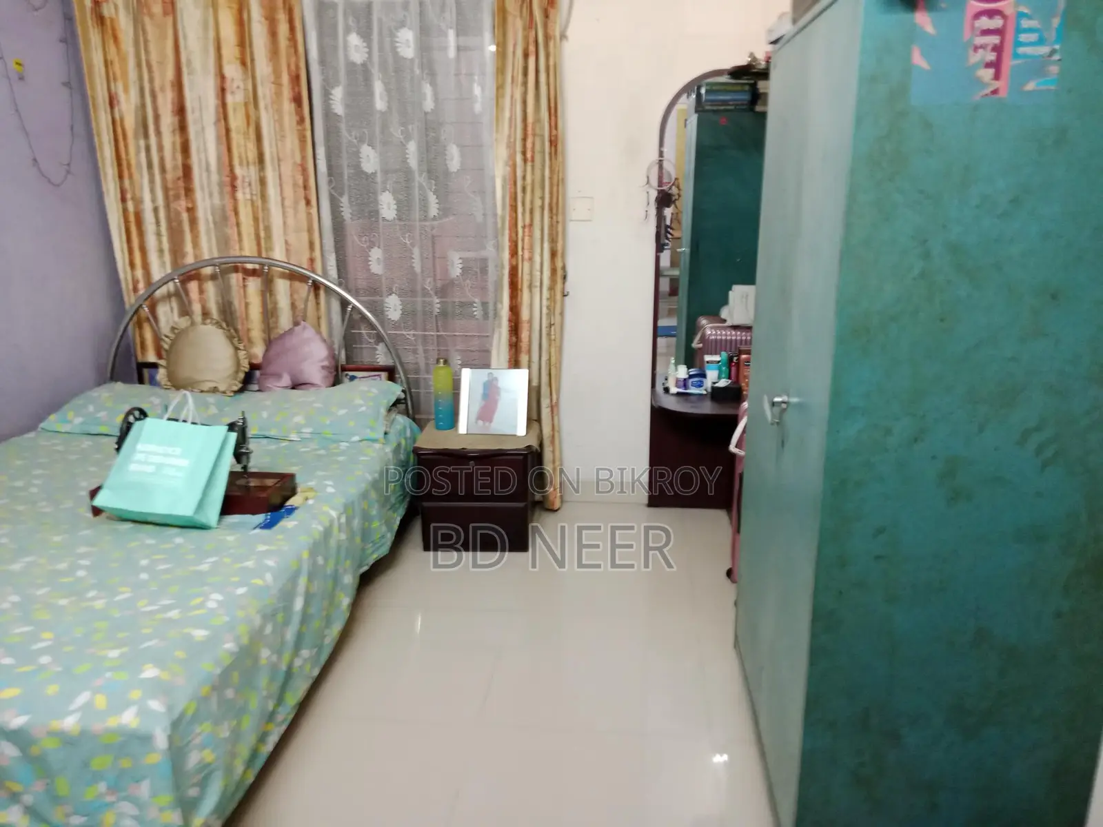 good looking semi furnish 3 Bed room apt rent in Gulshan in Gulshan