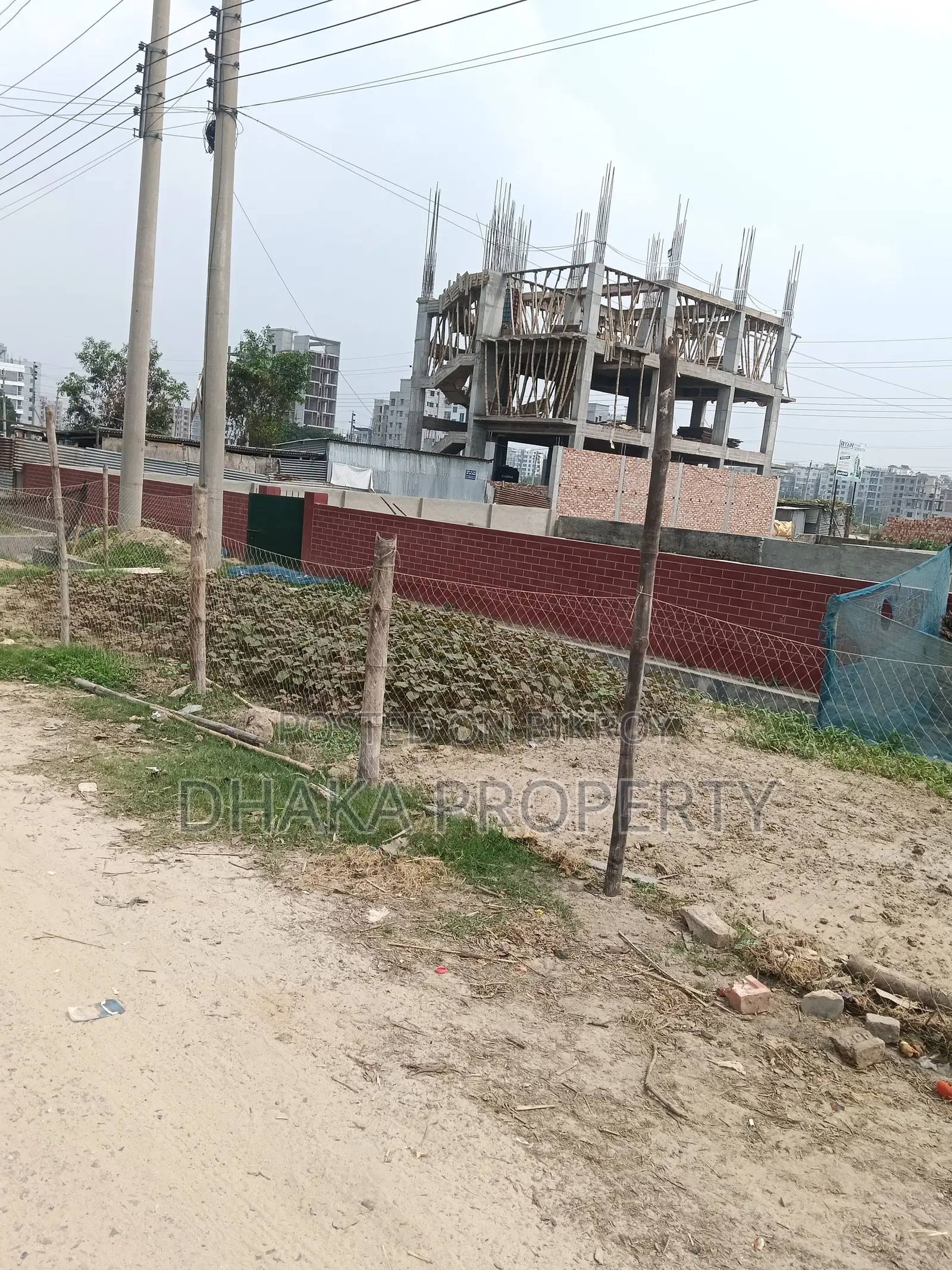 Nearby Avenue Zora 6 Katha South-Sec-17/E in Uttara