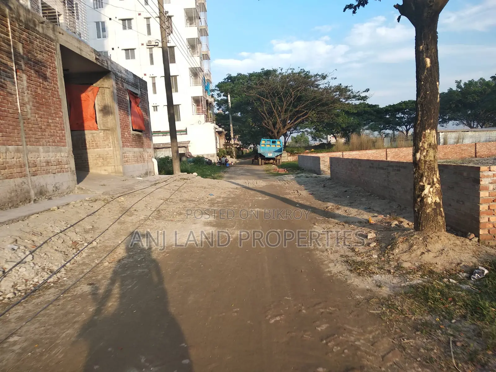 5-Katha South-facing plot for sale in J-Block with 16 No. Road in Basundhara
