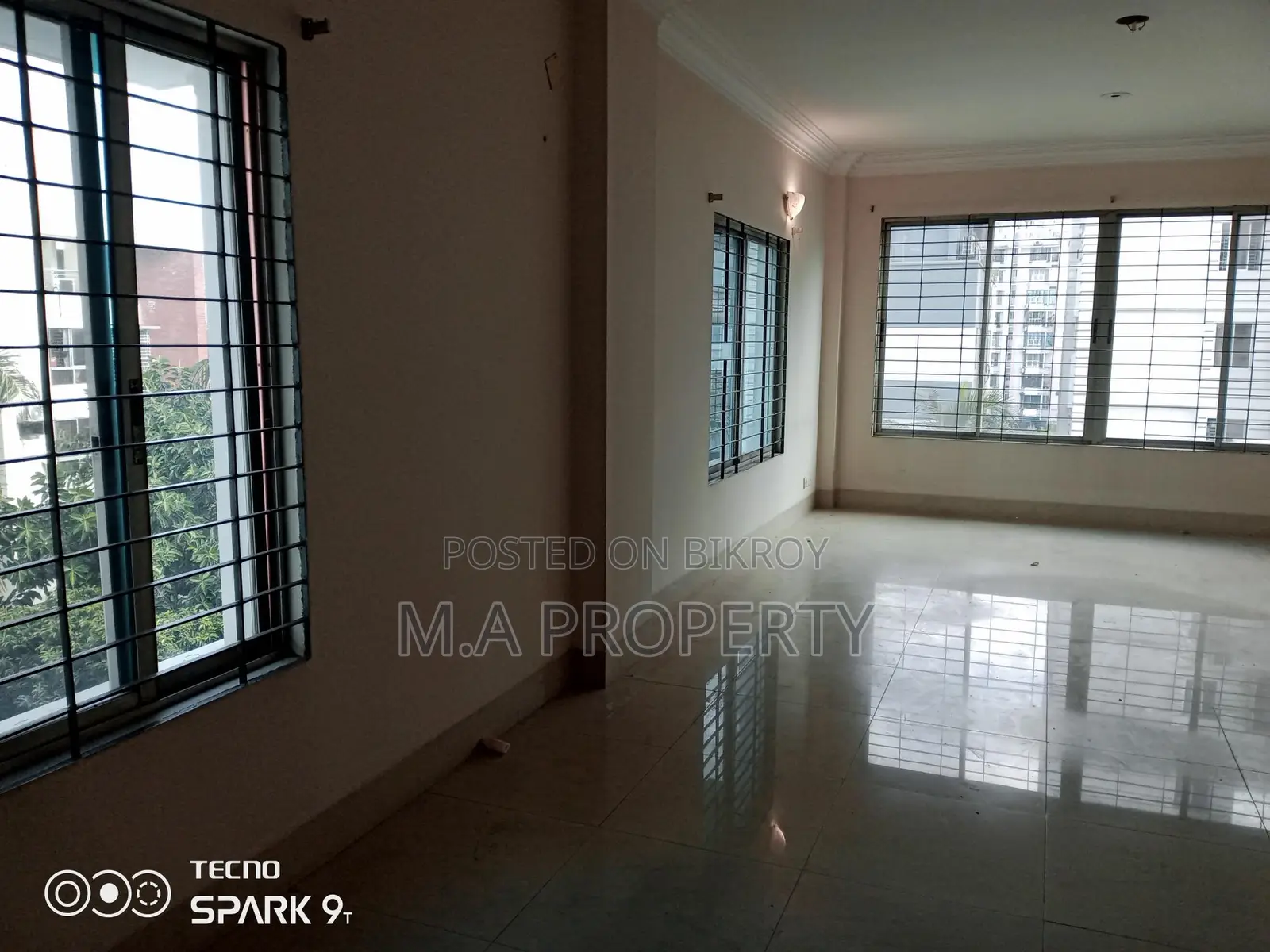 2300 SFT 3 ROOMS OFFICE APARTMENT RENT IN GULSHAN 2 in Gulshan