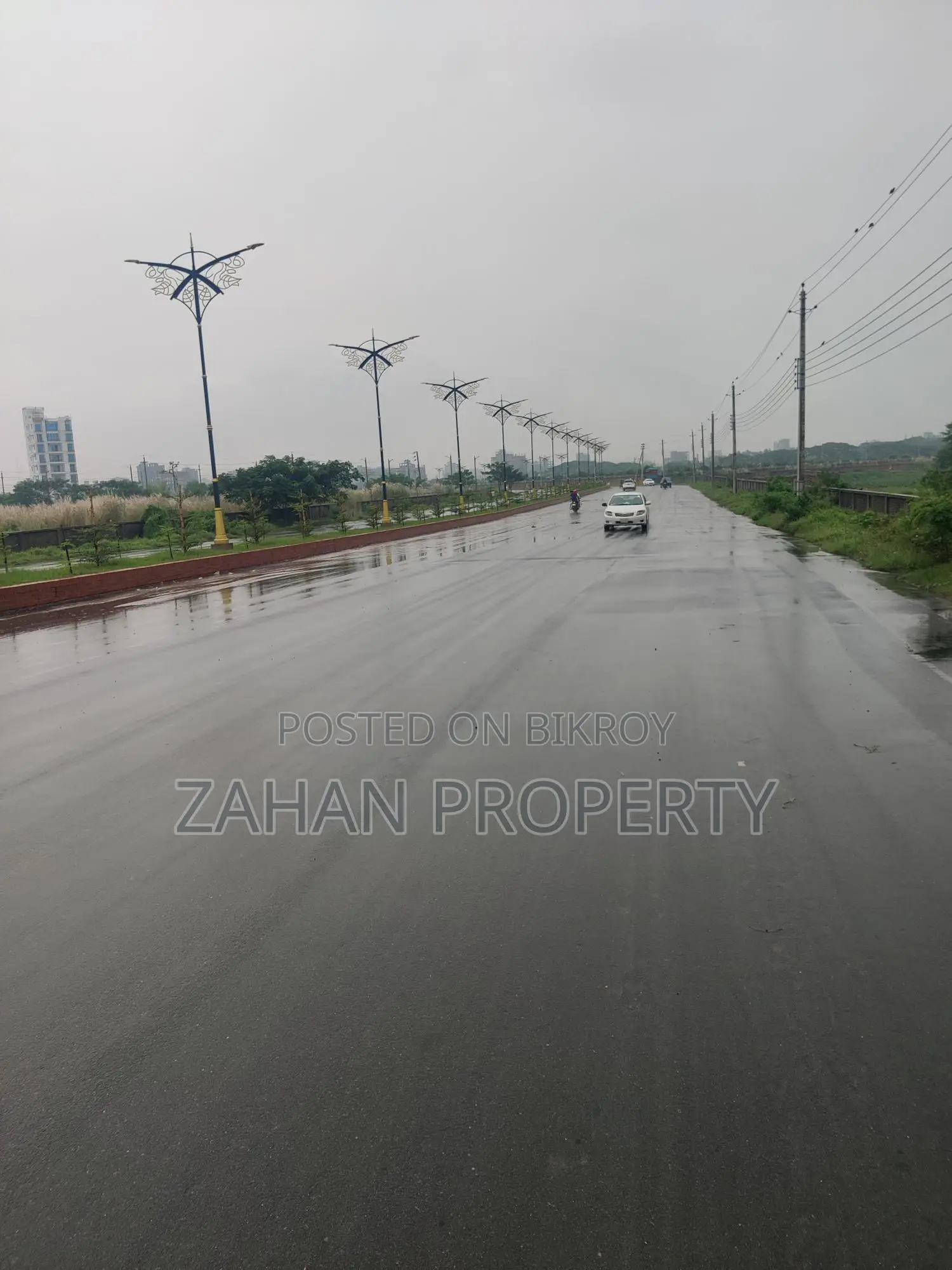 Including Transfer.. Bashundhara N Block 05 Katha South Face Plot for Sale.. in Basundhara
