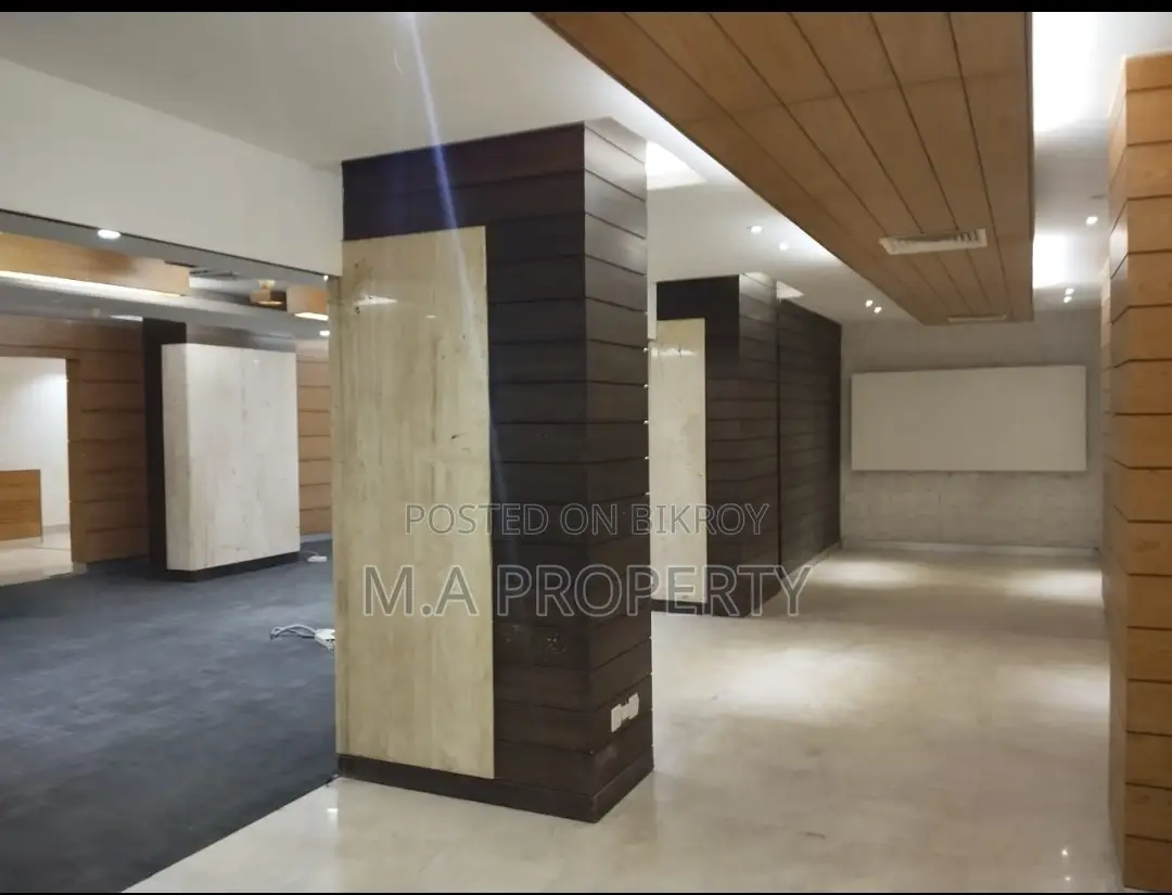 5800 SFT COMMERCIAL OFFICE APARTMENT RENT IN GULSHAN AVENUE in Gulshan