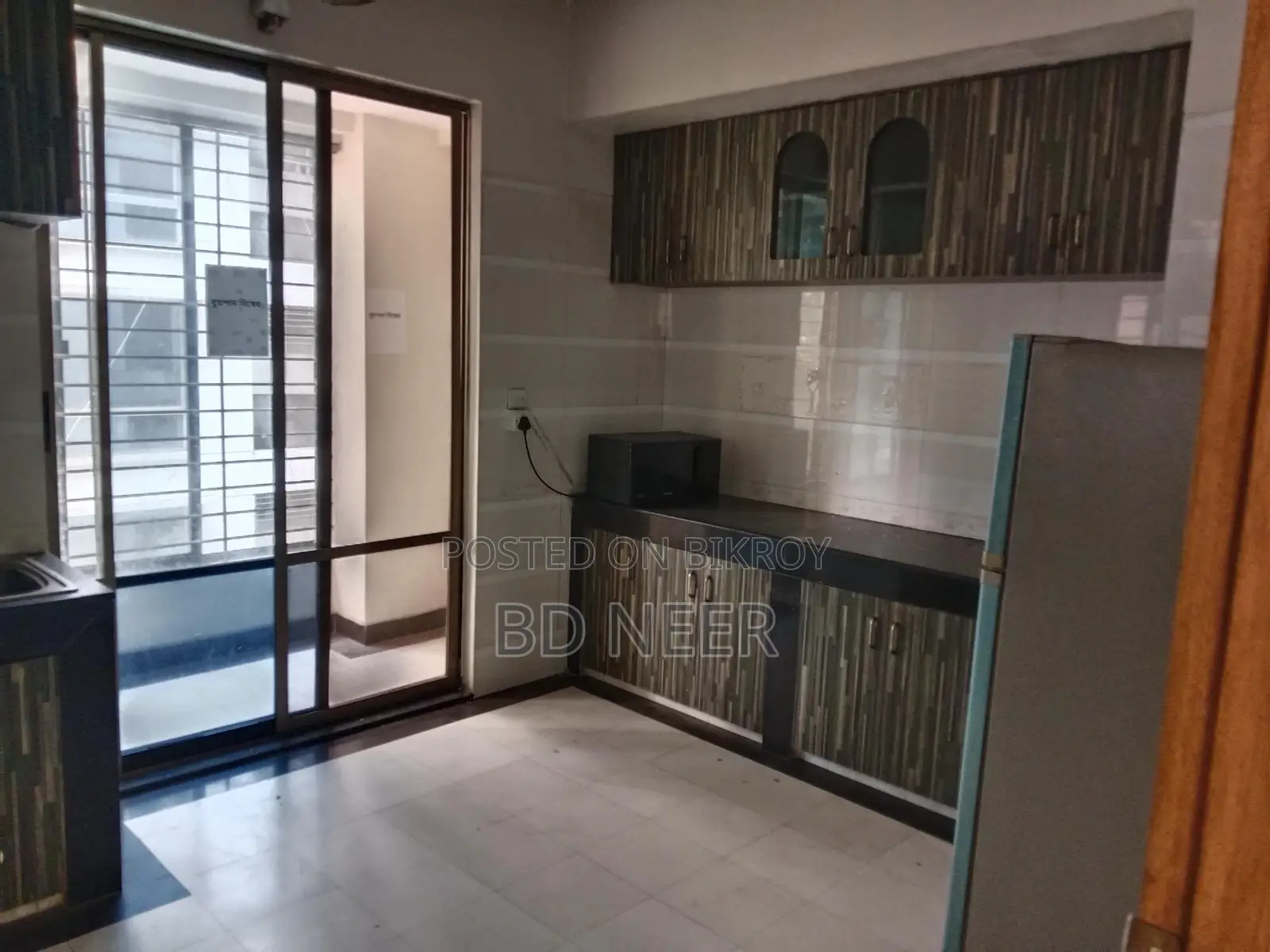 Residents building furnish office rent in Gulshan in Gulshan