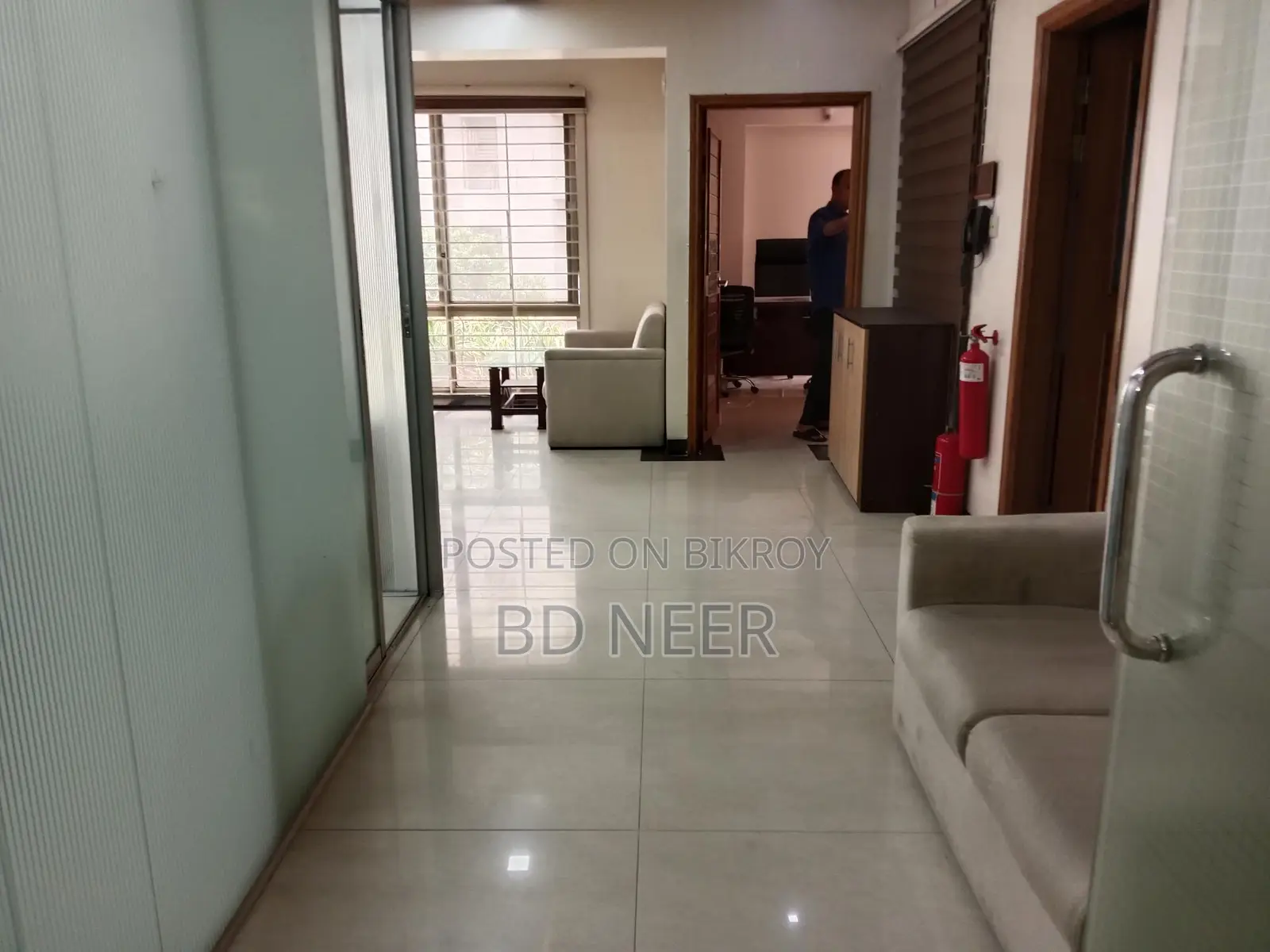 Residents building furnish office rent in Gulshan in Gulshan