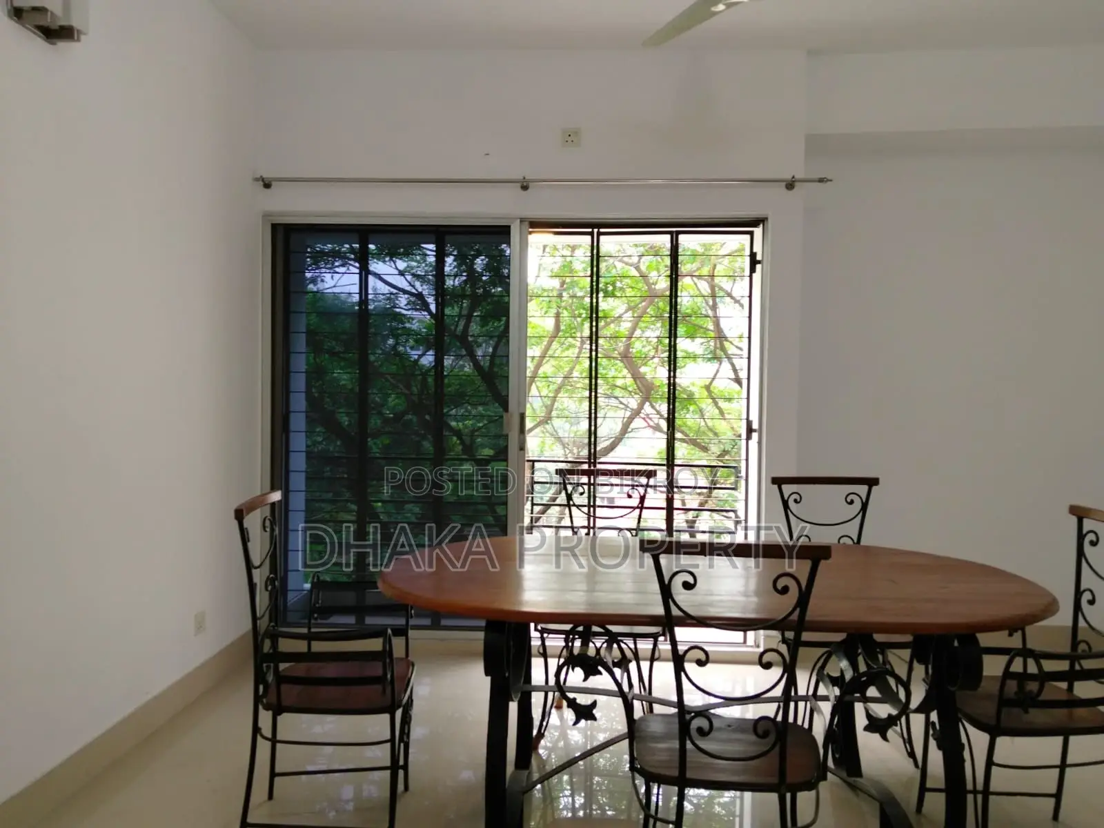3Bed Wonderful Corner Plot Flat Rent at Baridhara Diplomatic Zone in Baridhara