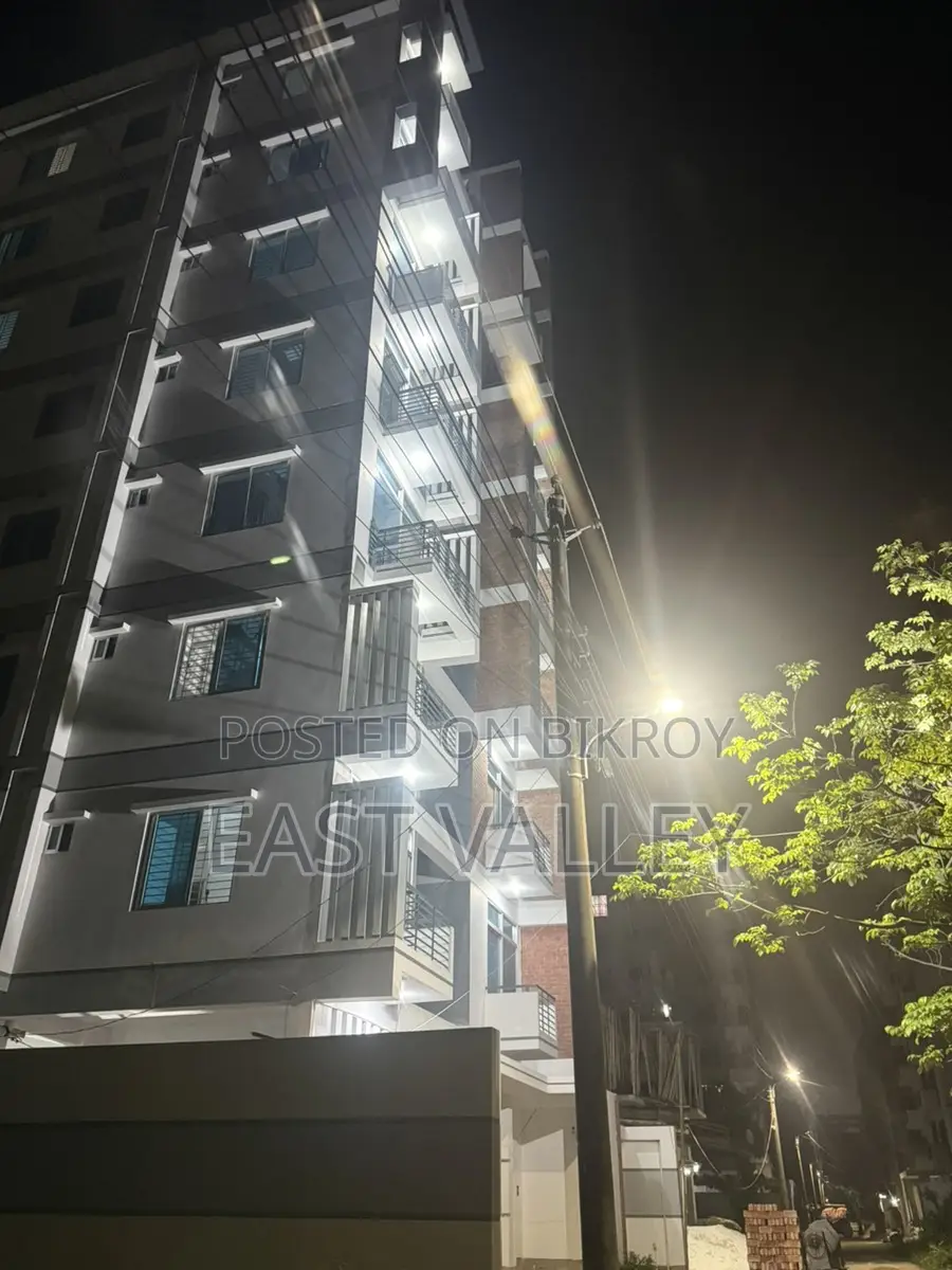 Luxury 1500 SFT Apartment for Sale | Bashundhara R/A, Block L, Baridhara in Basundhara