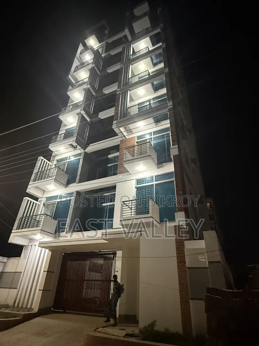 Luxury 1500 SFT Apartment for Sale | Bashundhara R/A, Block L, Baridhara in Basundhara