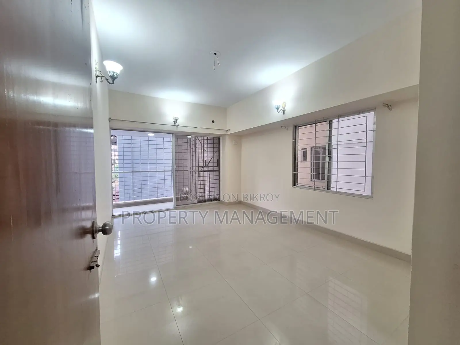 2400Sqft Lake View Apartment Rent 3Bed 3Bath Gulshan2 Nice in Gulshan