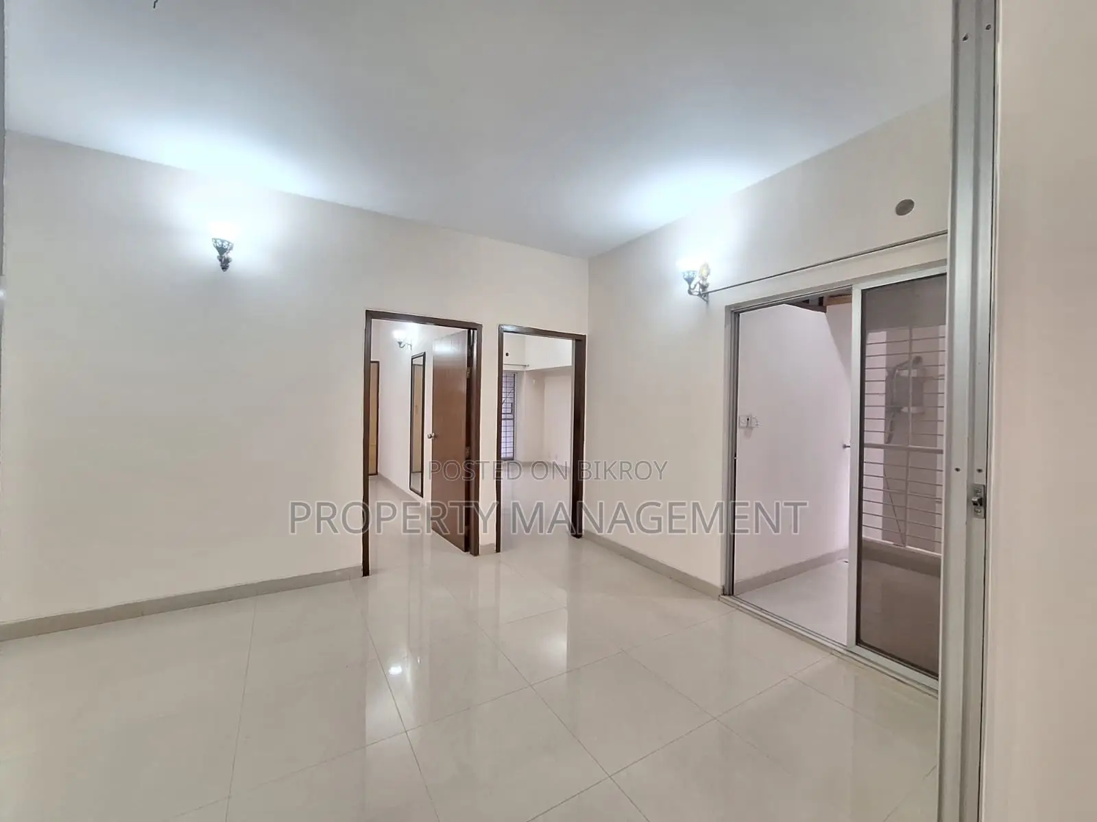 2400Sqft Lake View Apartment Rent 3Bed 3Bath Gulshan2 Nice in Gulshan