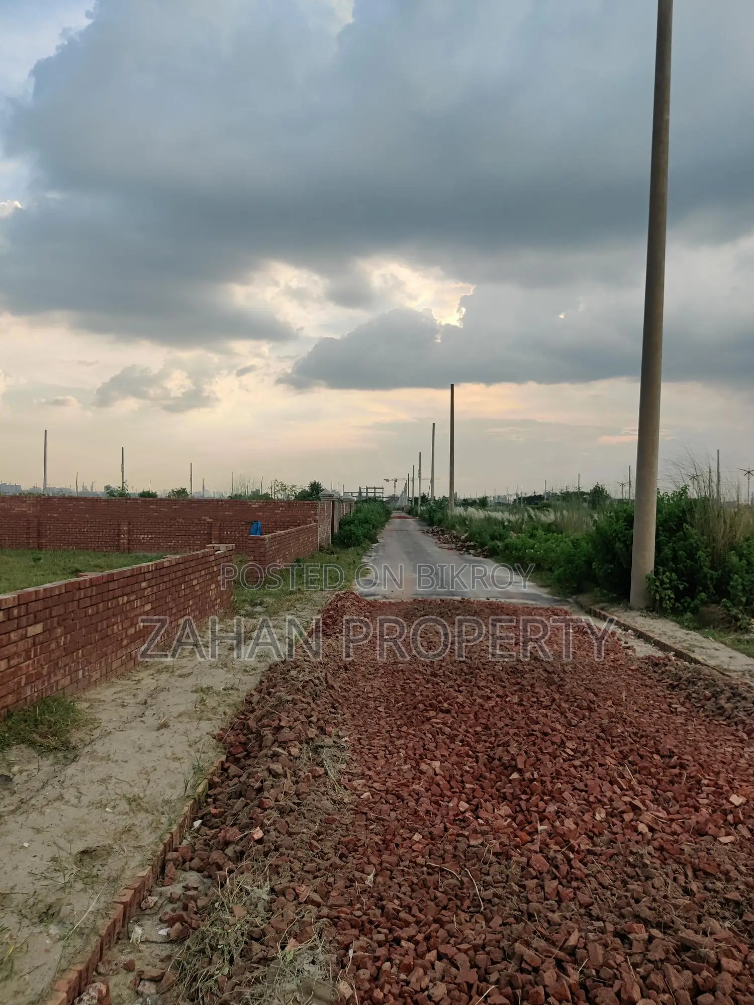 Bashundhara P Extension 04+04= 08 katha Plot Sell.. in Basundhara