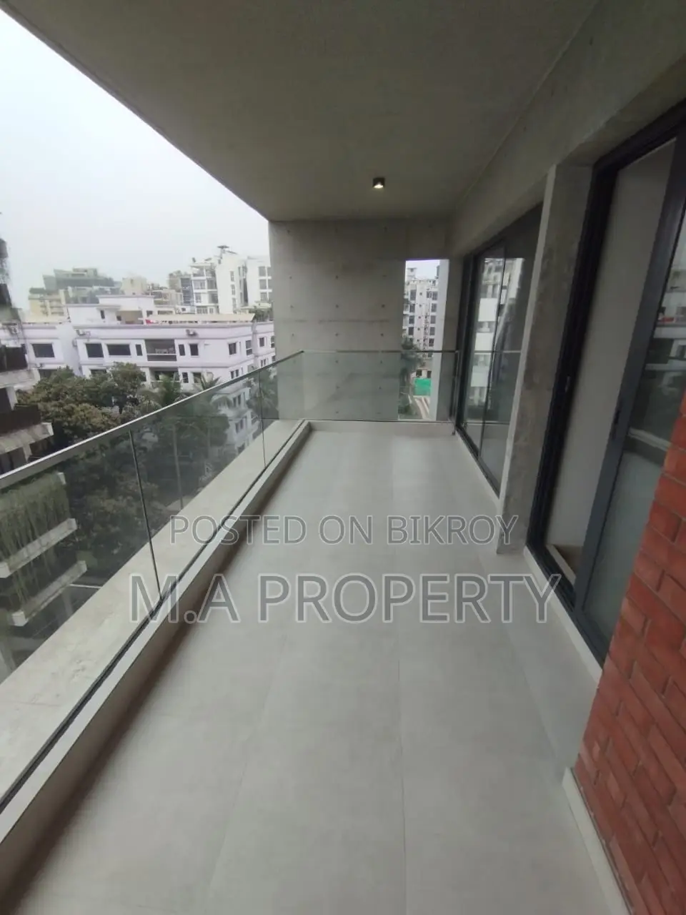 Rent Apartment 4-Bed 4150sqft 7th floor Gulshan North in Gulshan