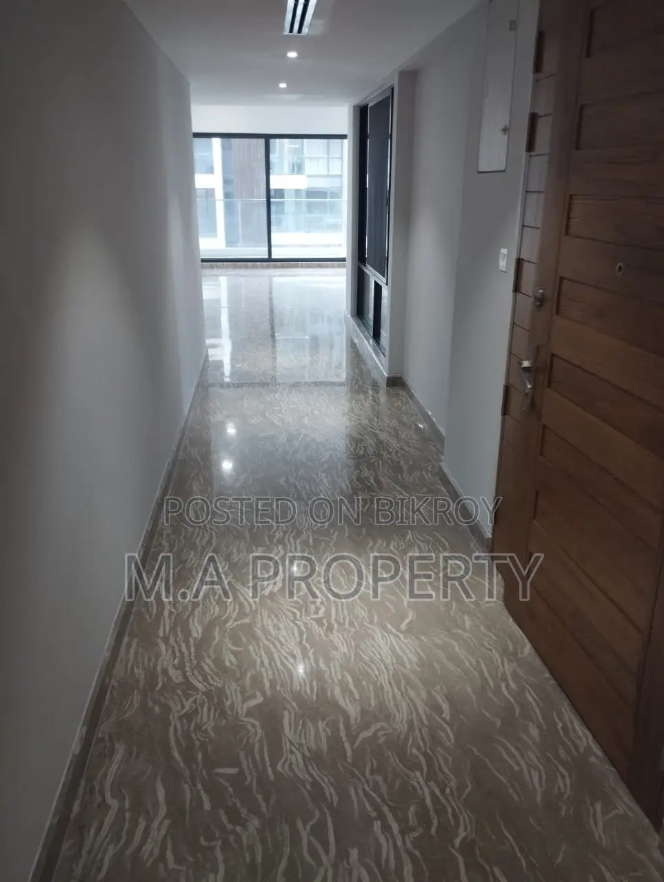 Rent Apartment 4-Bed 4150sqft 7th floor Gulshan North in Gulshan