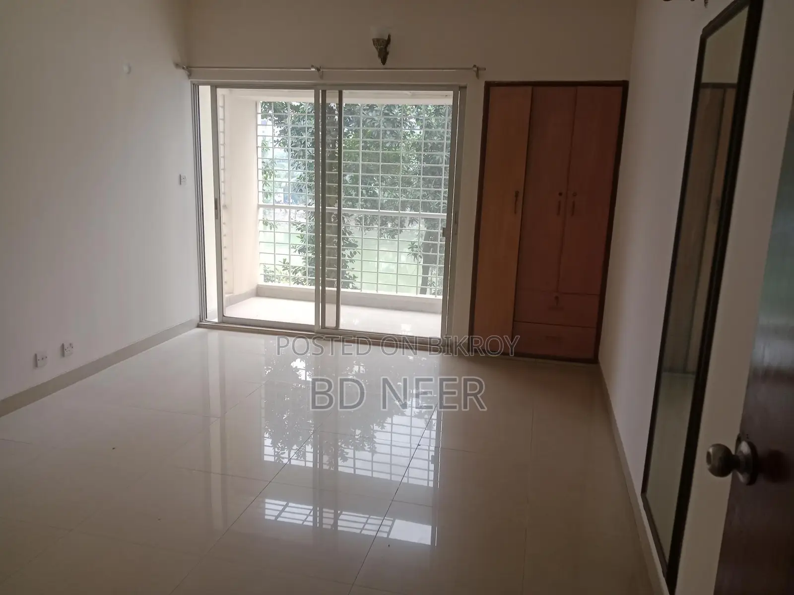 Lake view 3 Bed room apt rent in Gulshan 2 in Gulshan
