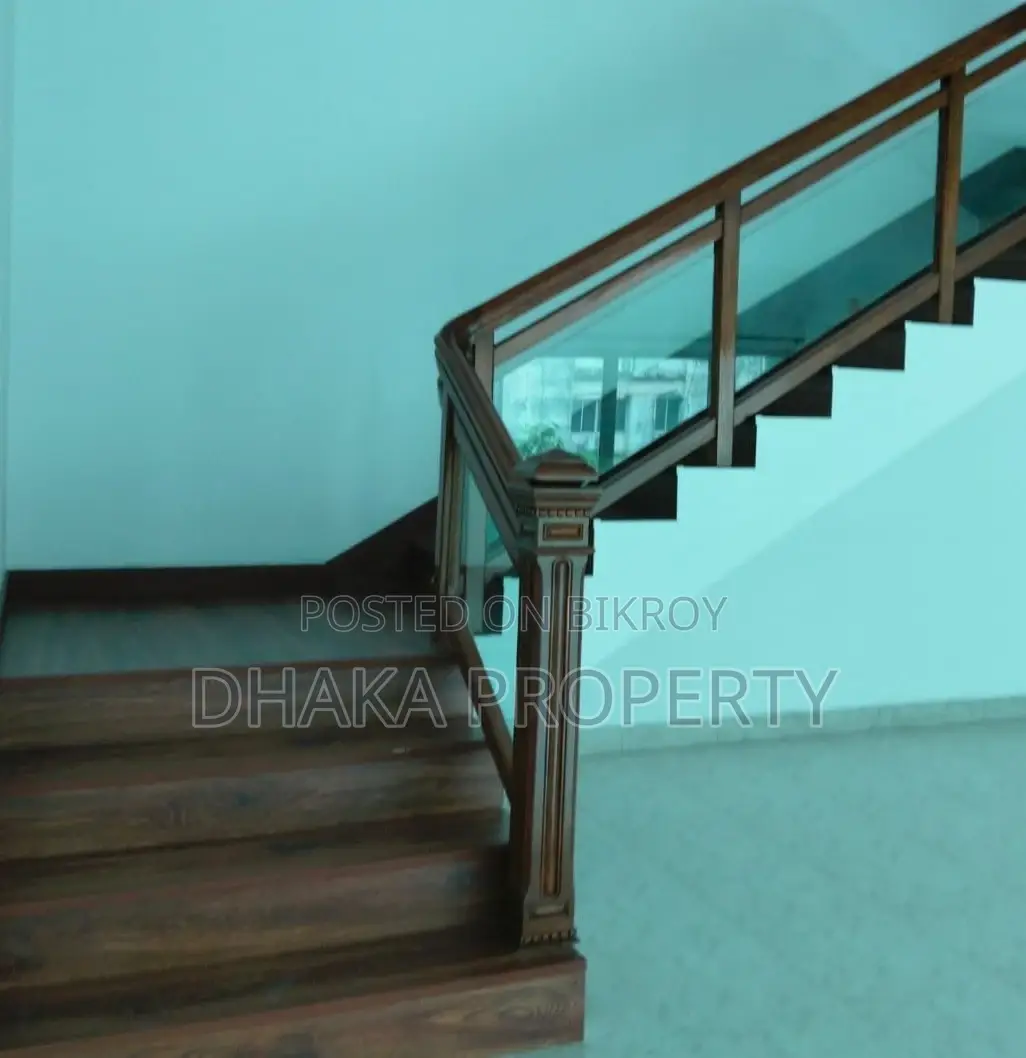 Duplex 4200 SqFt 4 Bedroom 2 Parking Apartment Rent at Baridhara Diplomatic Area in Baridhara