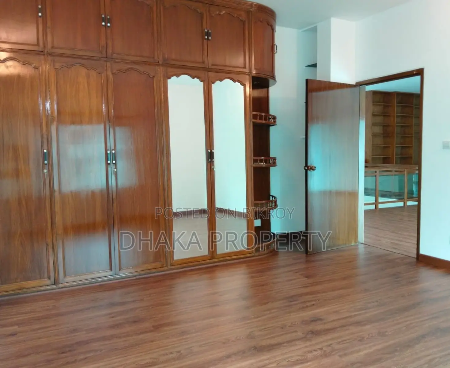 Duplex 4200 SqFt 4 Bedroom 2 Parking Apartment Rent at Baridhara Diplomatic Area in Baridhara