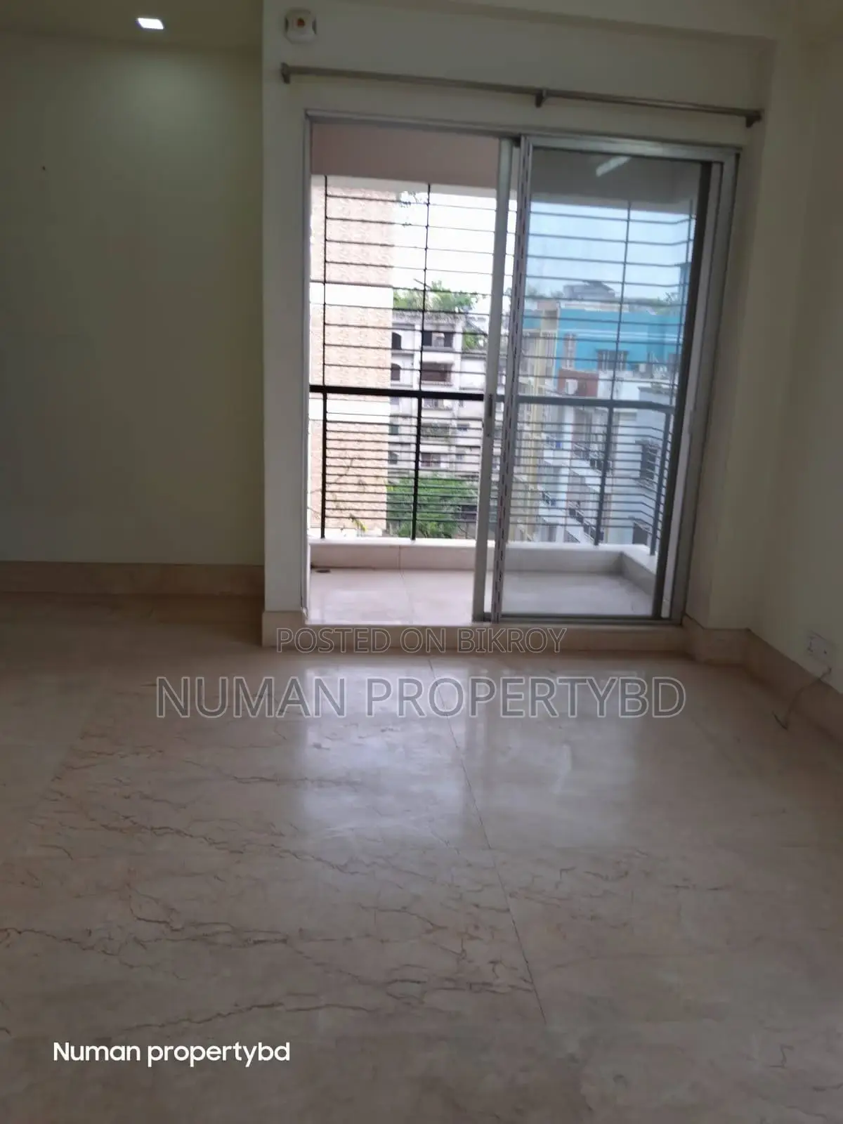 South-facing 3600sq Duplex 4-bedroom Luxurious Semi-Furnished flat for rent in Basundhara