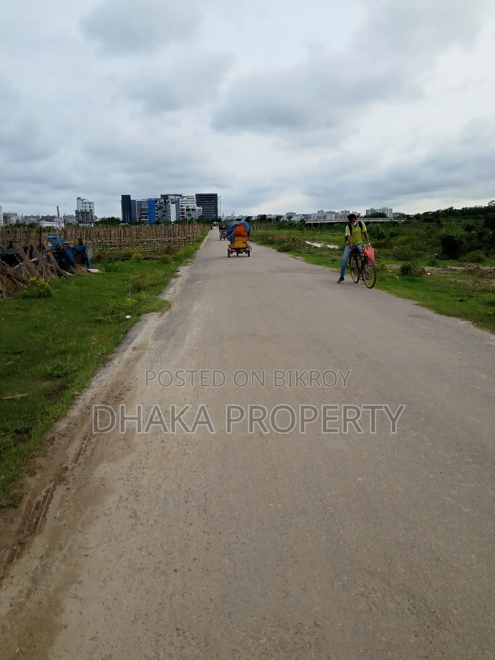 60ft Rd 3 Katha Park East at Sector-17/D in Uttara