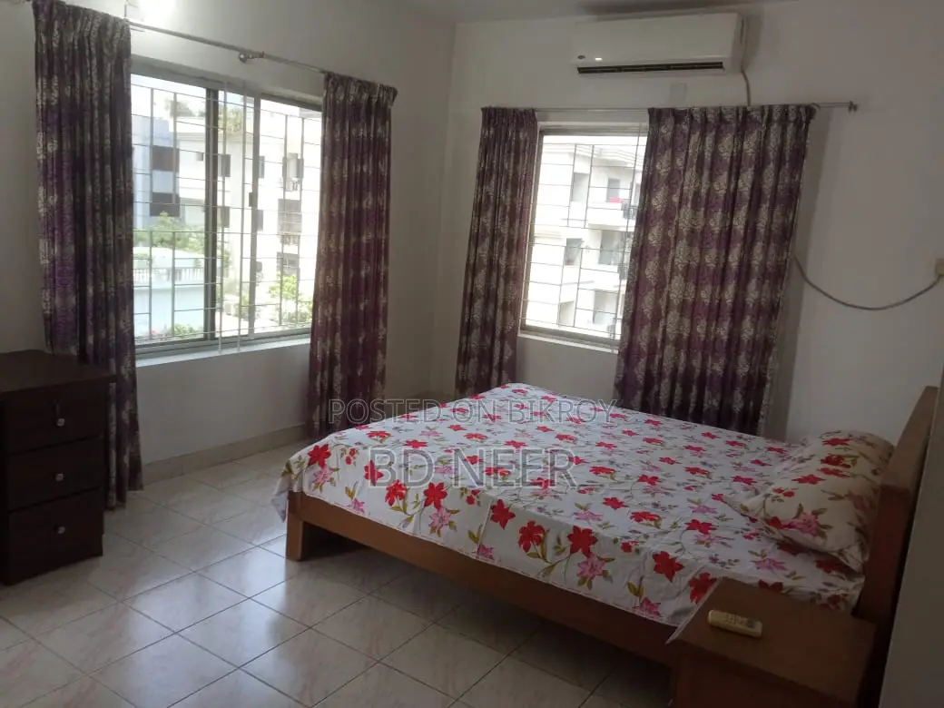 so good fully furnish 3 Bed room apt rent in Gulshan in Gulshan