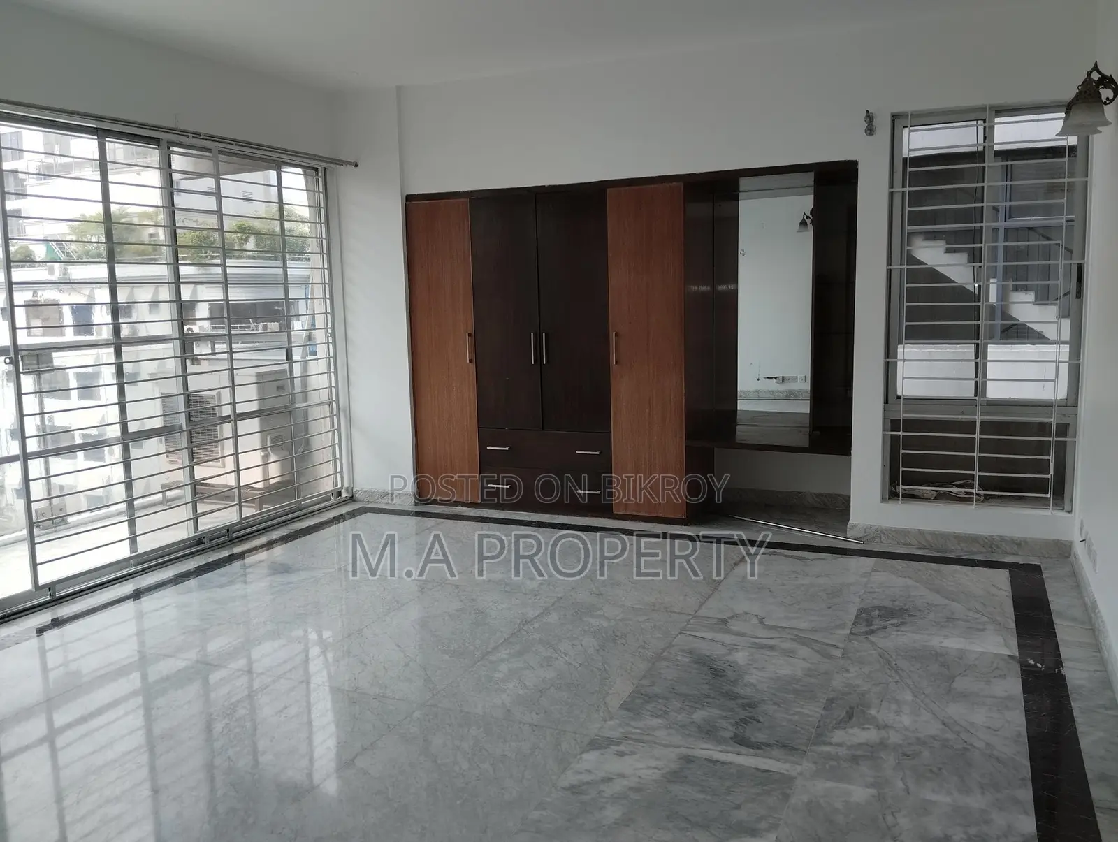 4 BED SEMI-FURNISHED FLAT FOR RENT IN BARIDHARA DIPLOMATIC ZONE in Baridhara
