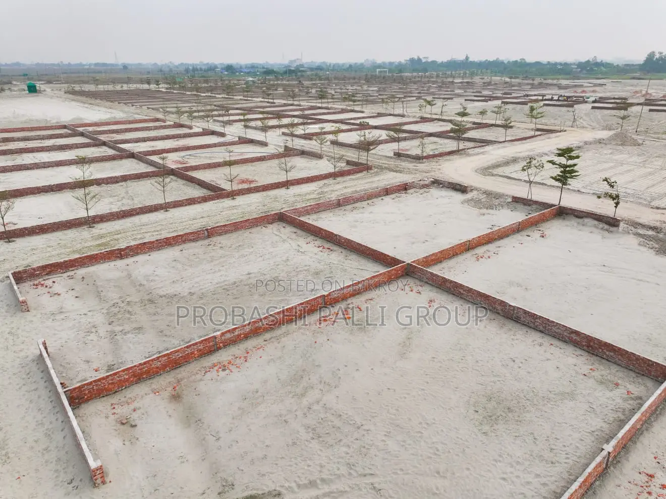 Buy plots at affordable prices in Purbachal Probashi Palli housing project!! in Banani