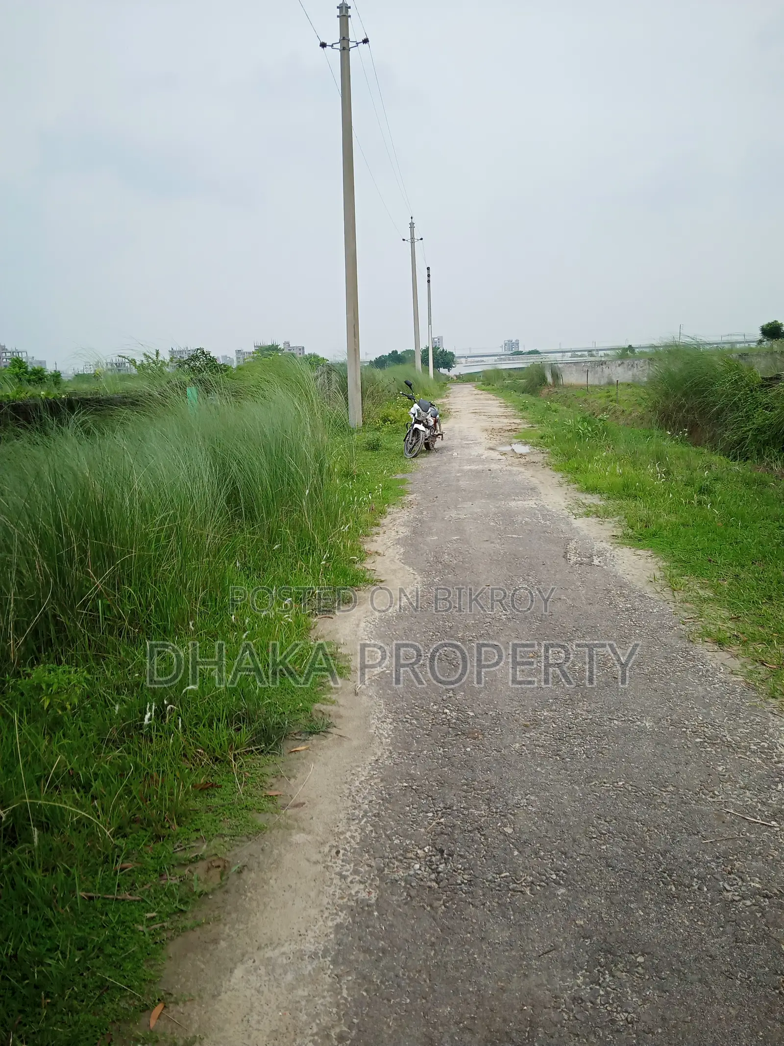 30ft Rd Lake Park 3 Katha East at Sector-23.. in Purbachal