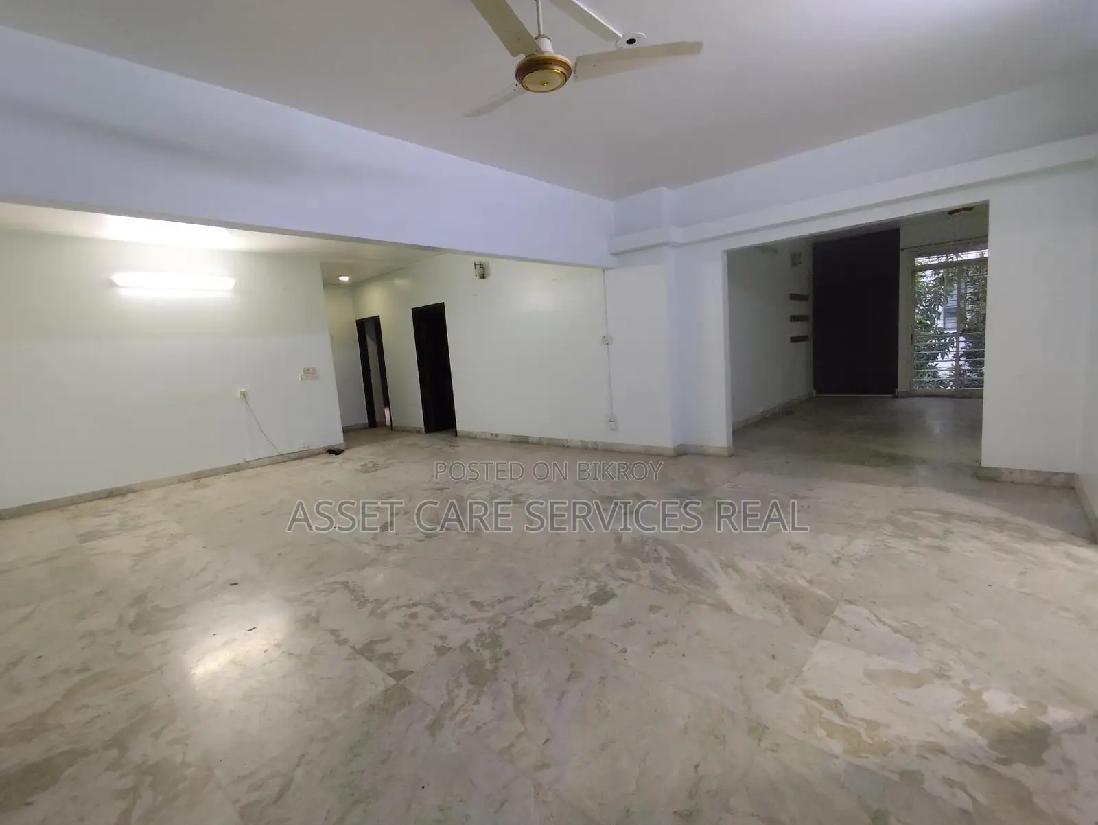 Un-Furnished 3Bed Lake View Apartment Rent Baridhara Diplomatic Zone in Baridhara