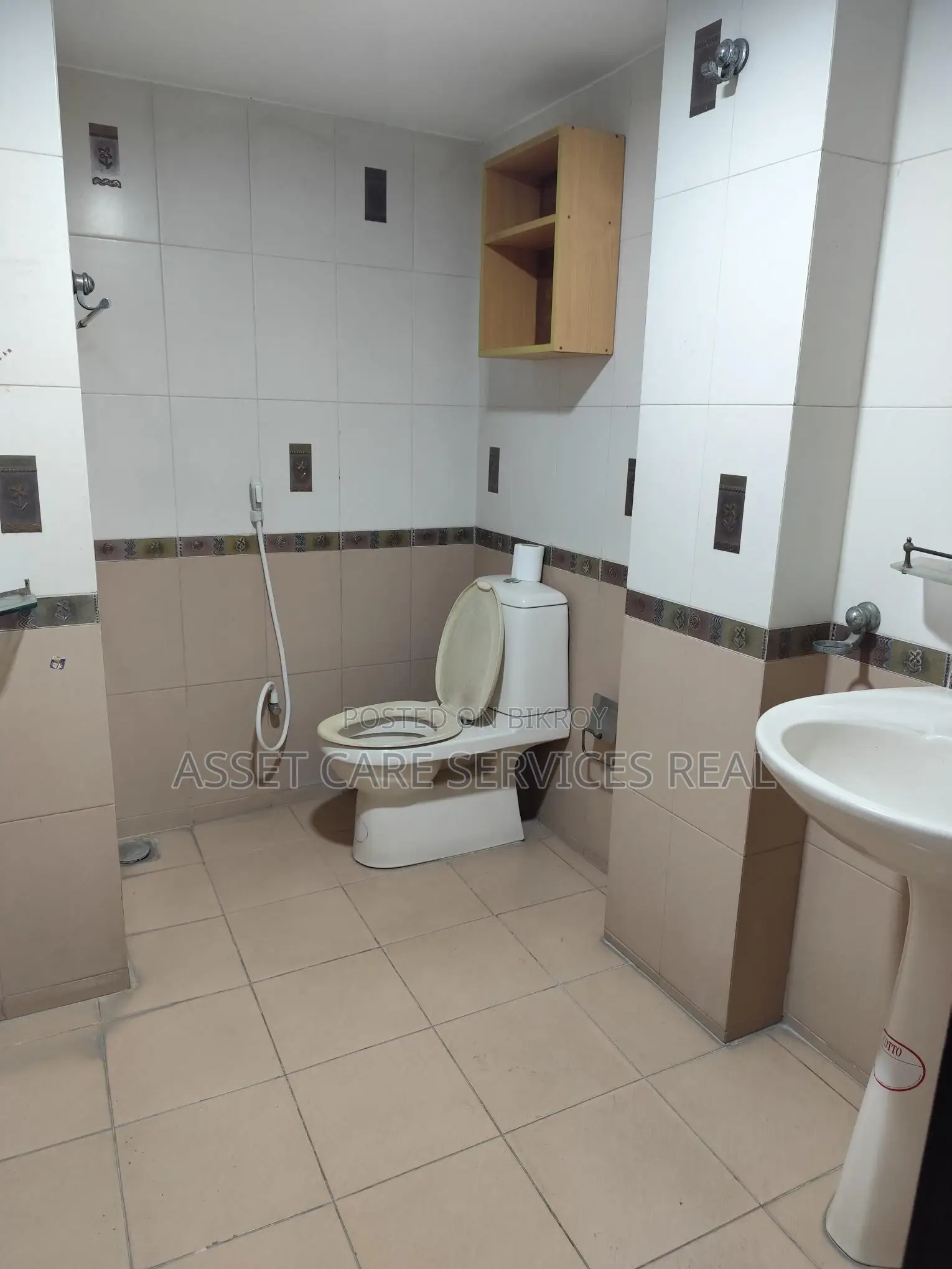 Un-Furnished 3Bed Lake View Apartment Rent Baridhara Diplomatic Zone in Baridhara
