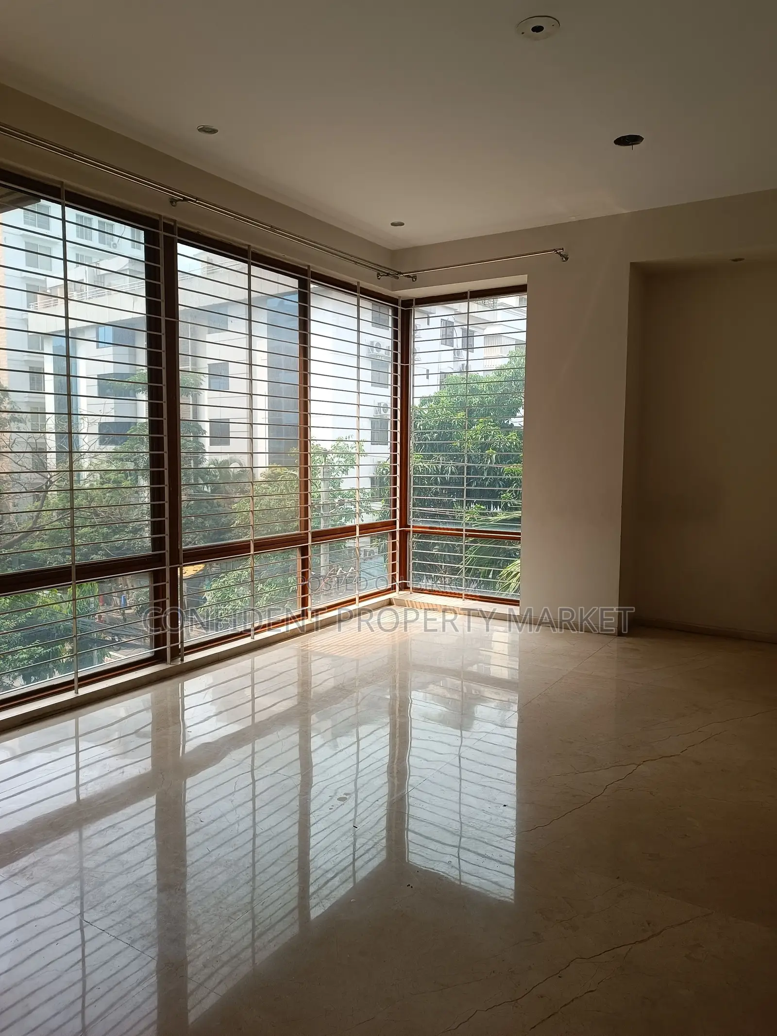 Semi Furnished Flat Rent in Baridhara