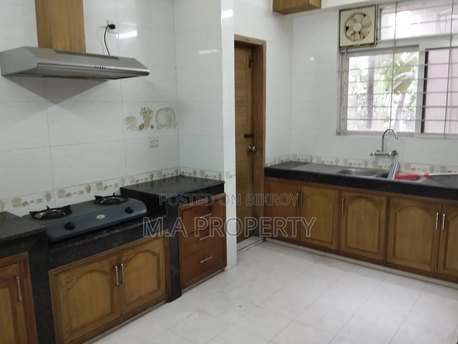 EXCELLENT UNFURNISHED FLAT RENT IN GULSHAN 2 in Gulshan