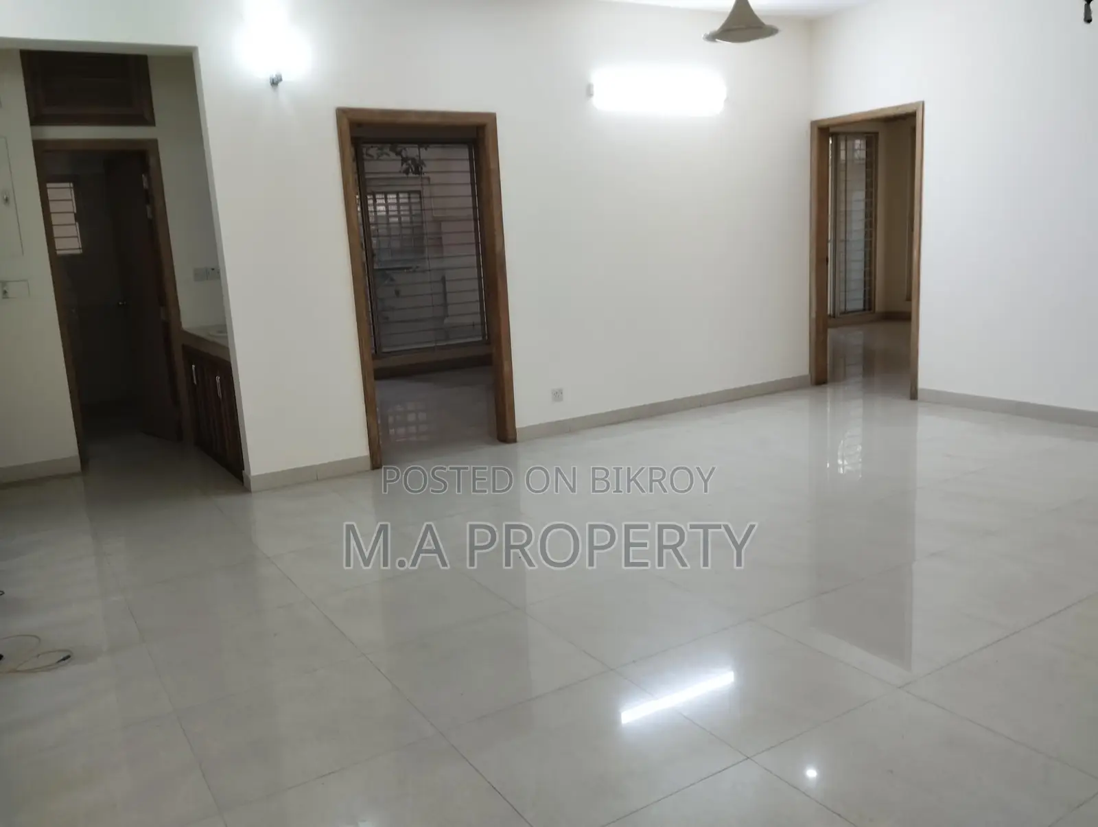 EXCELLENT UNFURNISHED FLAT RENT IN GULSHAN 2 in Gulshan