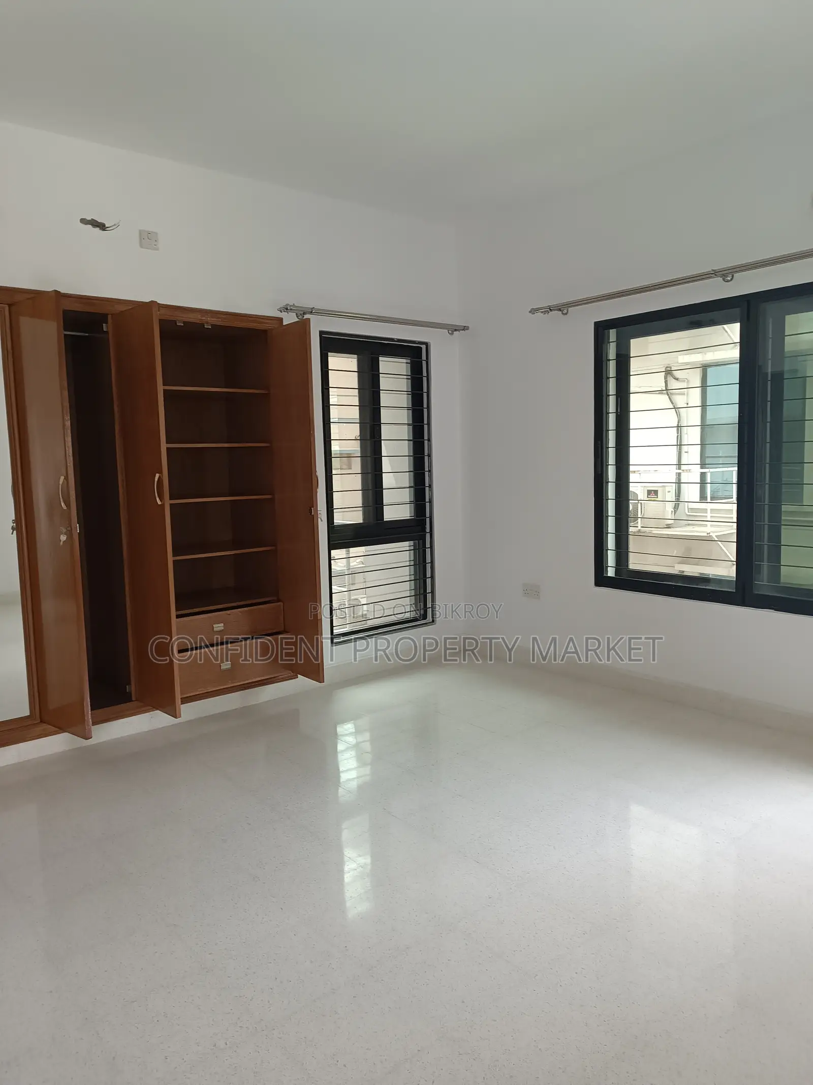 Semi Furnished Flat For Rent in Baridhara