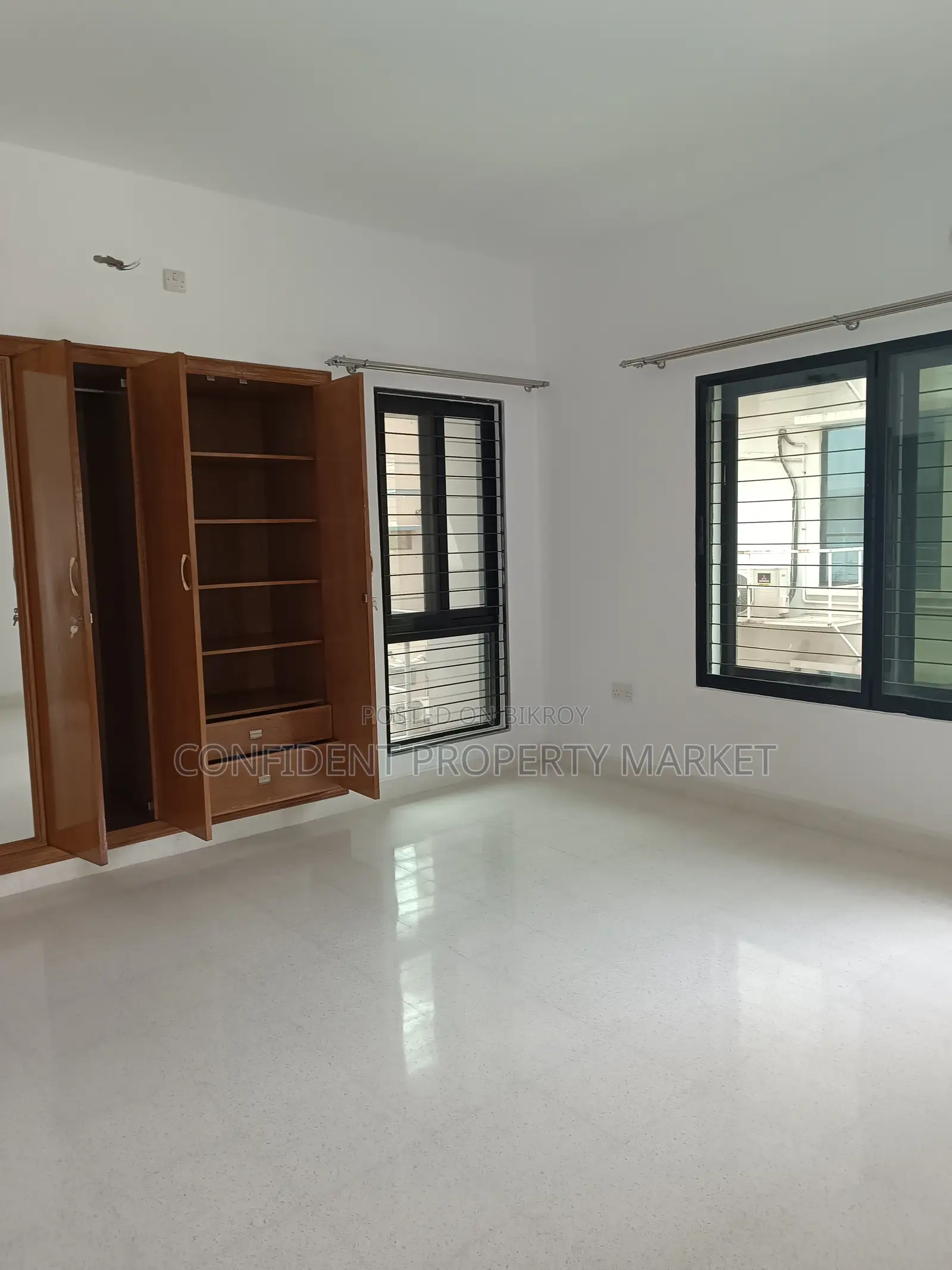 Semi Furnished Flat For Rent in Baridhara