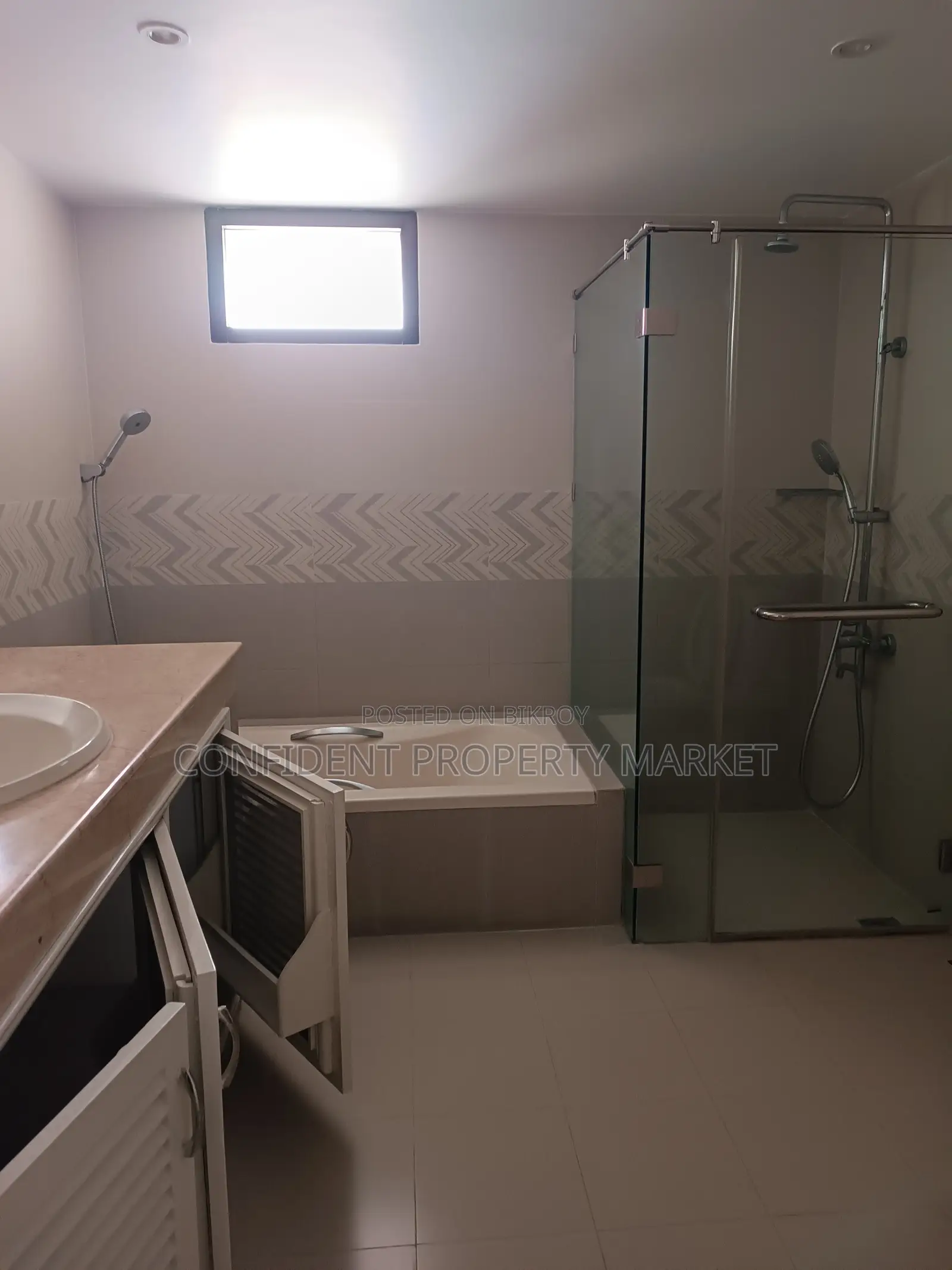 Semi Furnished Flat For Rent in Baridhara