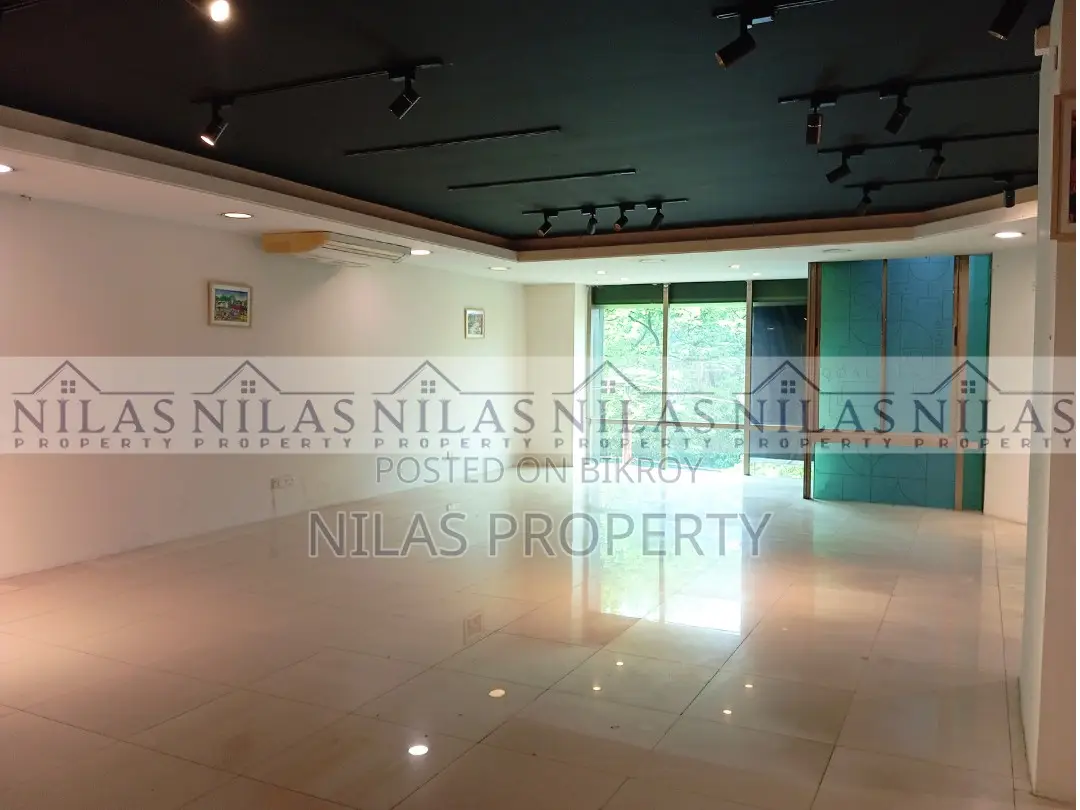 1st Floor Showroom/Café Space for Rent in Dhanmondi in Dhanmondi