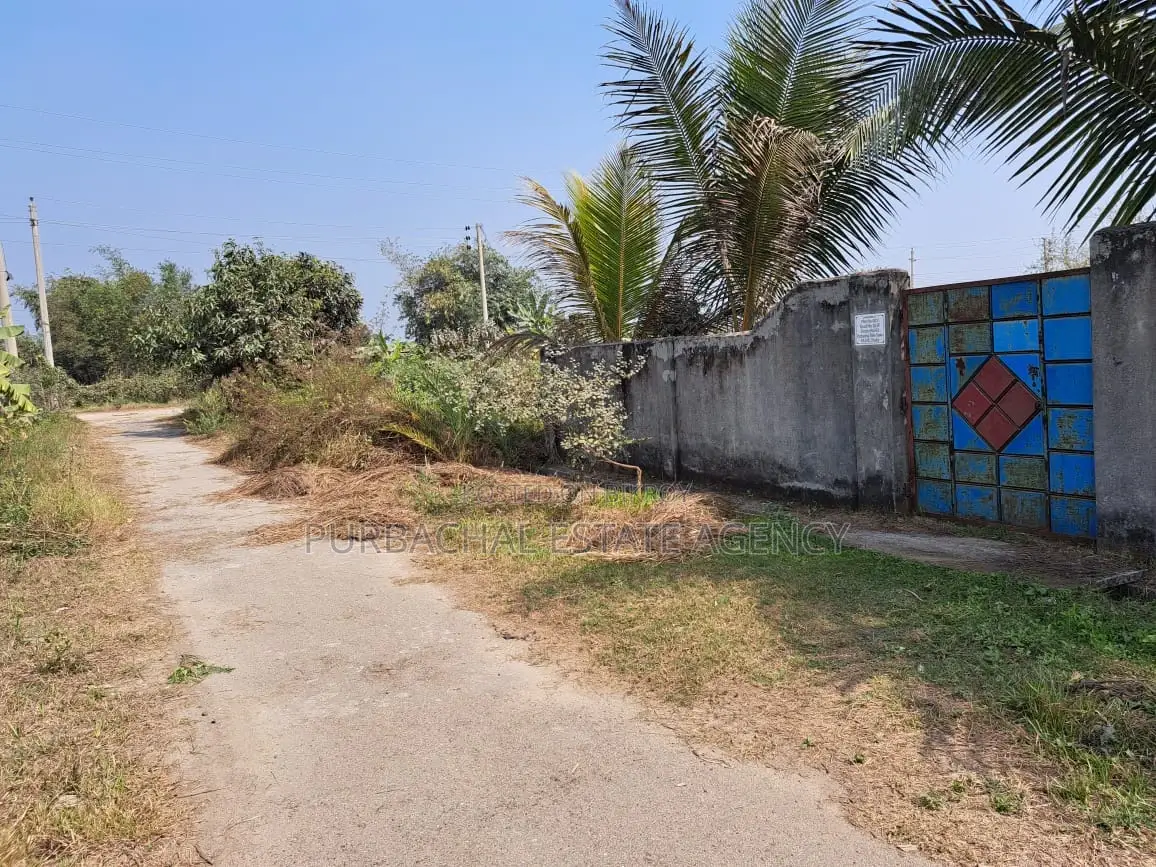 Near Lake, 5 Katha Plot In Sec#5 in Purbachal