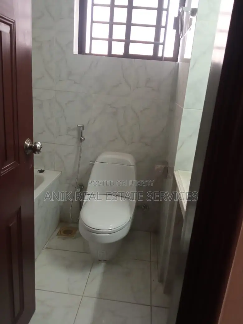 3500 Sft Office Space Available At Gulshan 2 in Gulshan