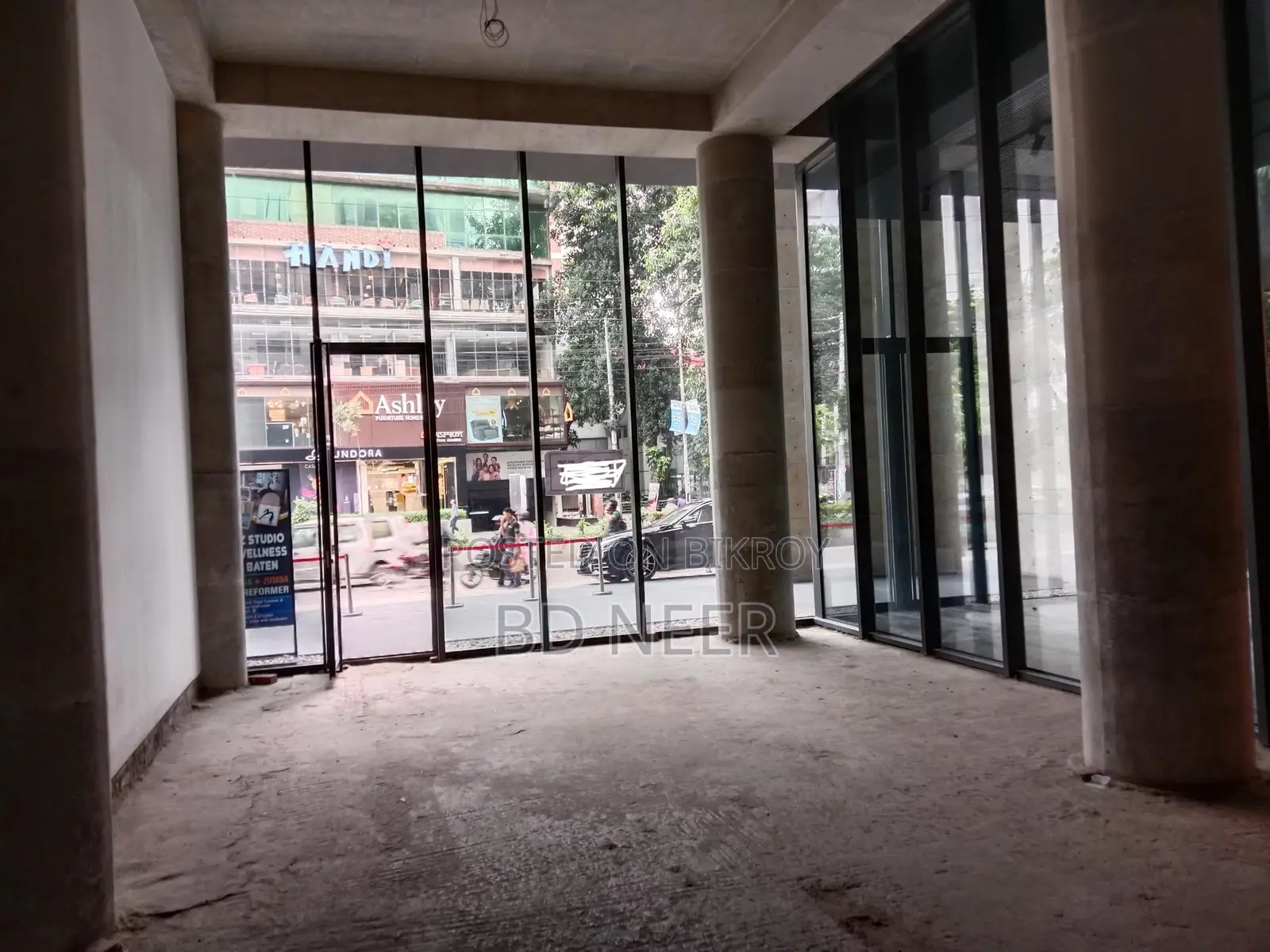 Ground floor 1100 sft rent in Gulshan Avenue in Gulshan