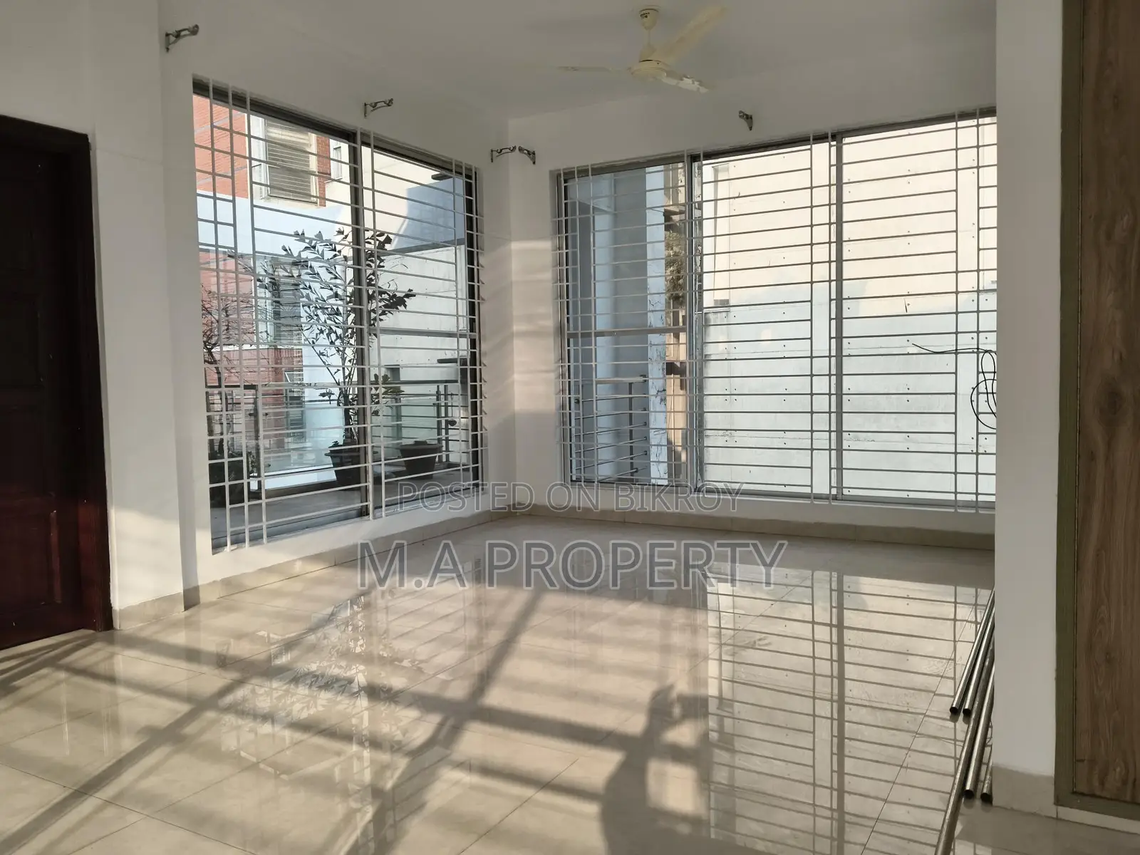 Duplex Apartment Rent 4-Bed 5-Bath 2-Carpark 5500sqft Gulshan North in Gulshan