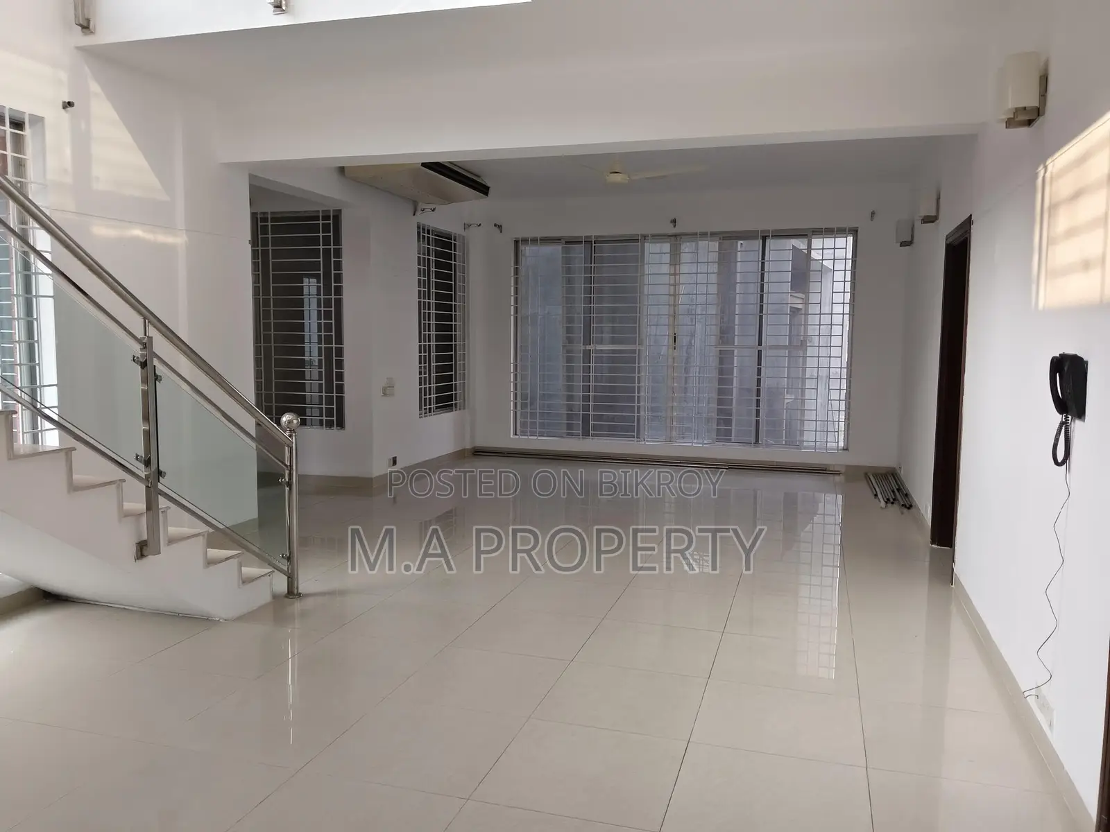 Duplex Apartment Rent 4-Bed 5-Bath 2-Carpark 5500sqft Gulshan North in Gulshan
