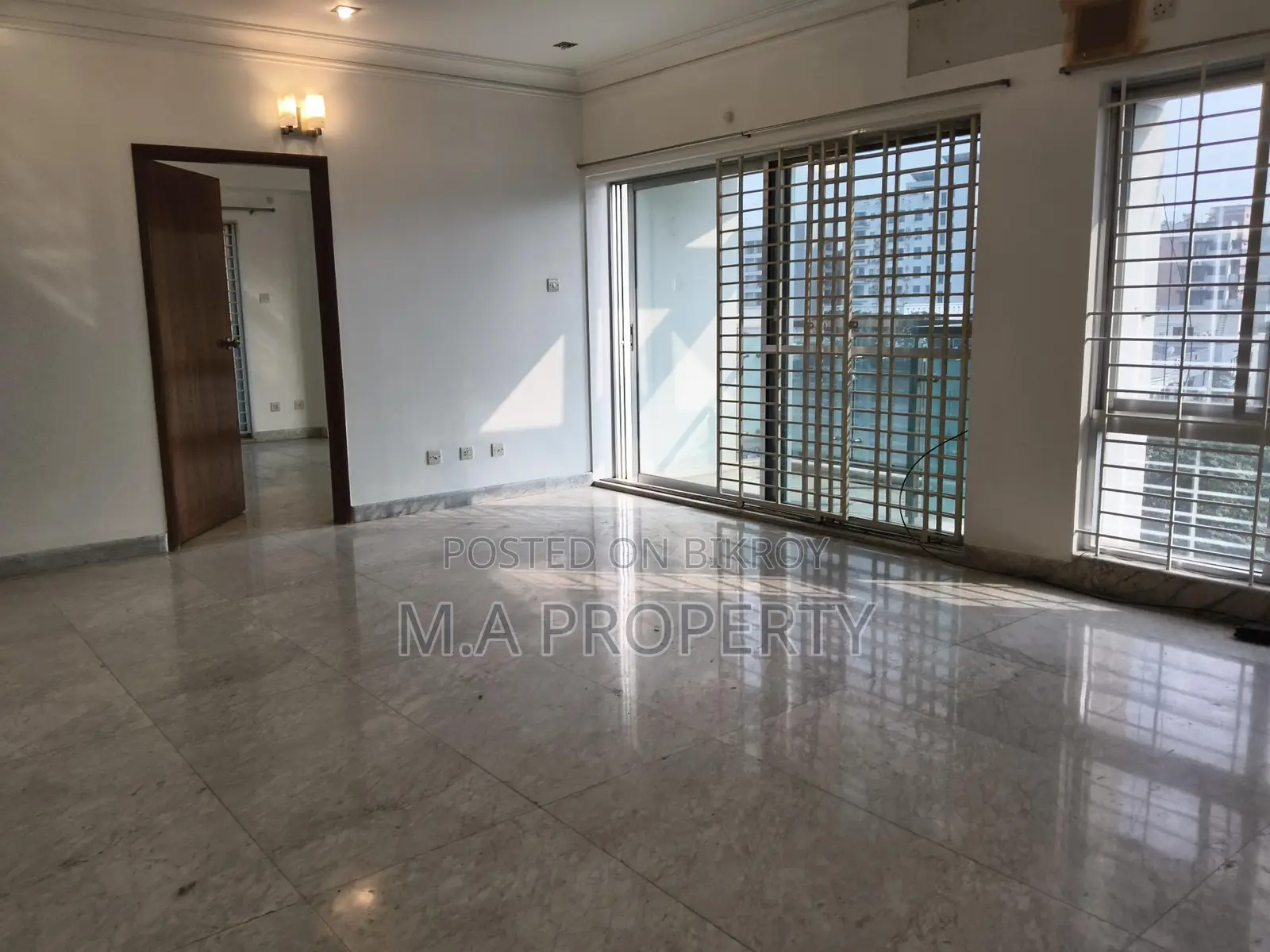 Duplex Apartment Rent 4-Bed 5-Bath 2-Carpark 5500sqft Gulshan North in Gulshan