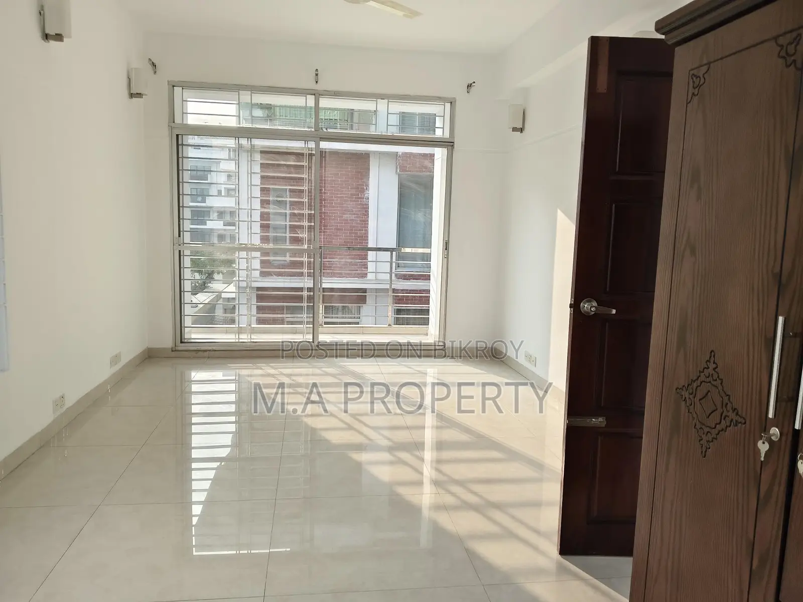 Duplex Apartment Rent 4-Bed 5-Bath 2-Carpark 5500sqft Gulshan North in Gulshan
