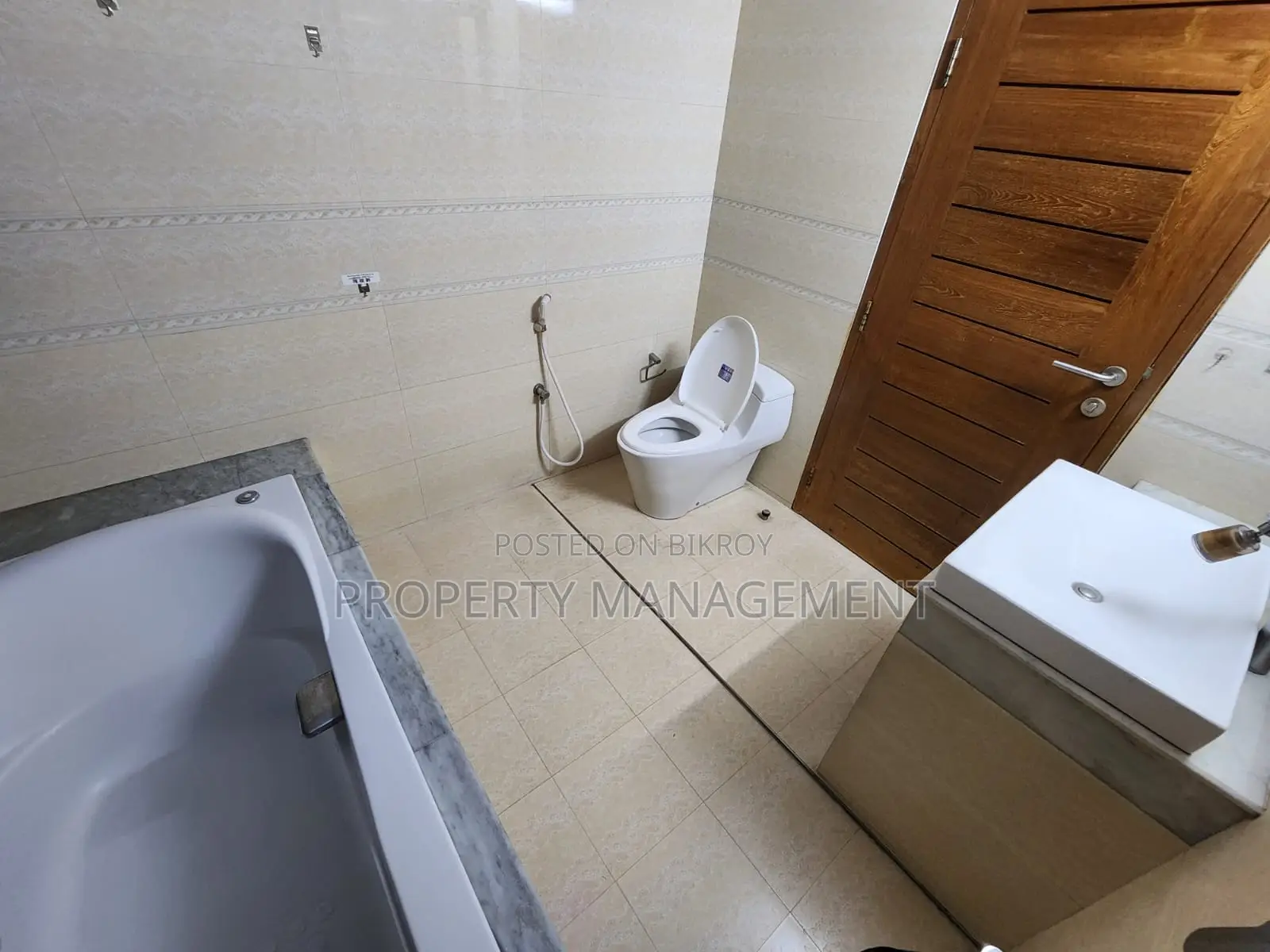 3200 Sft Fully Furnished Nice Apartment Rent in Gulshan in Gulshan