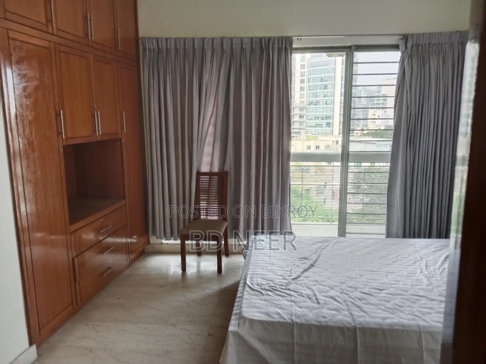 nice semi furnish 3 Bed room apt rent in banani North in Banani