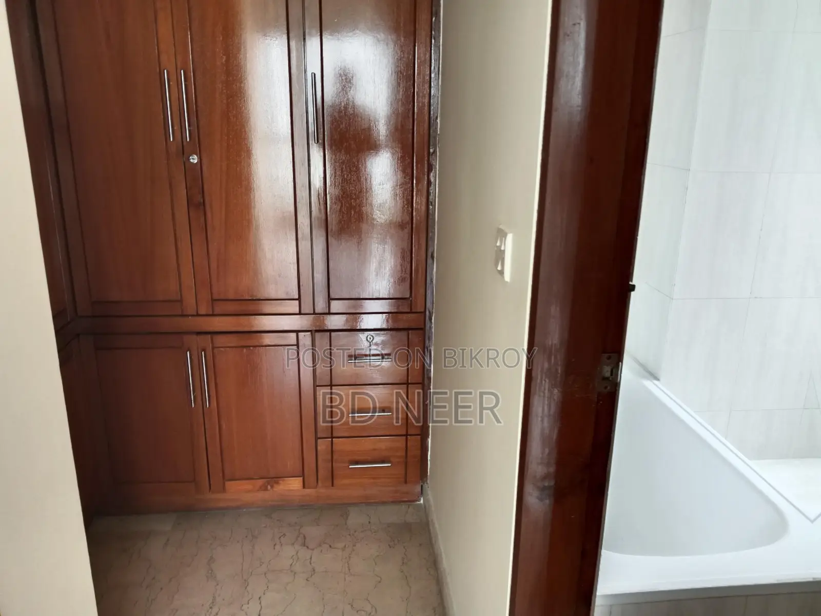 nice semi furnish 3 Bed room apt rent in banani North in Banani