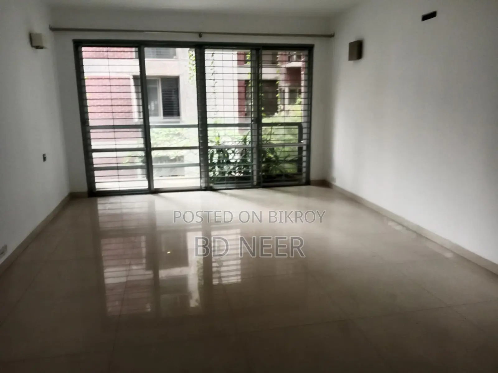 Looking so nice 2200 sft 3 Bed room apt rent in Gulshan in Gulshan