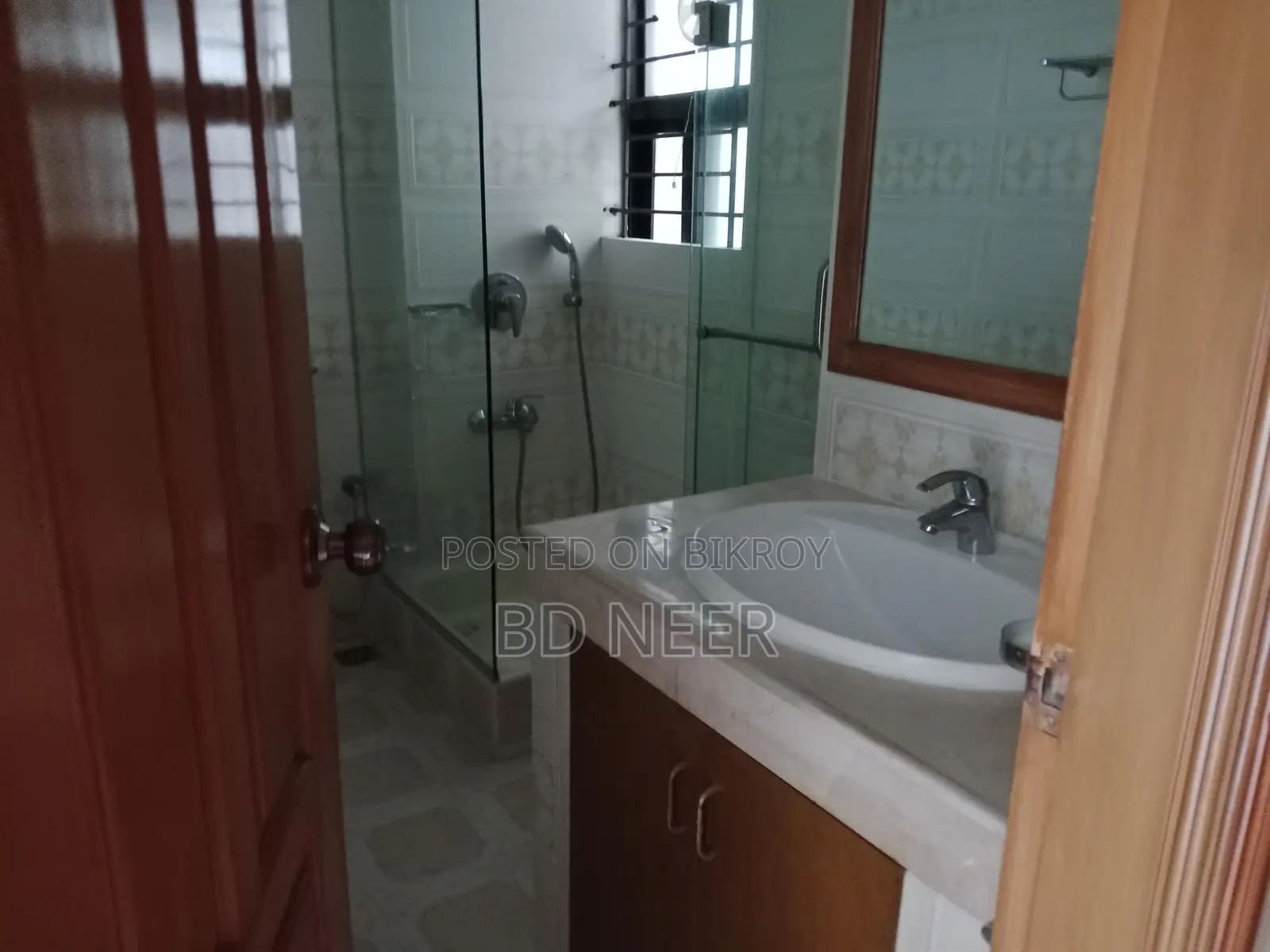 Gym& pool 4500 sft 4 Bed room apt rent in Gulshan in Gulshan