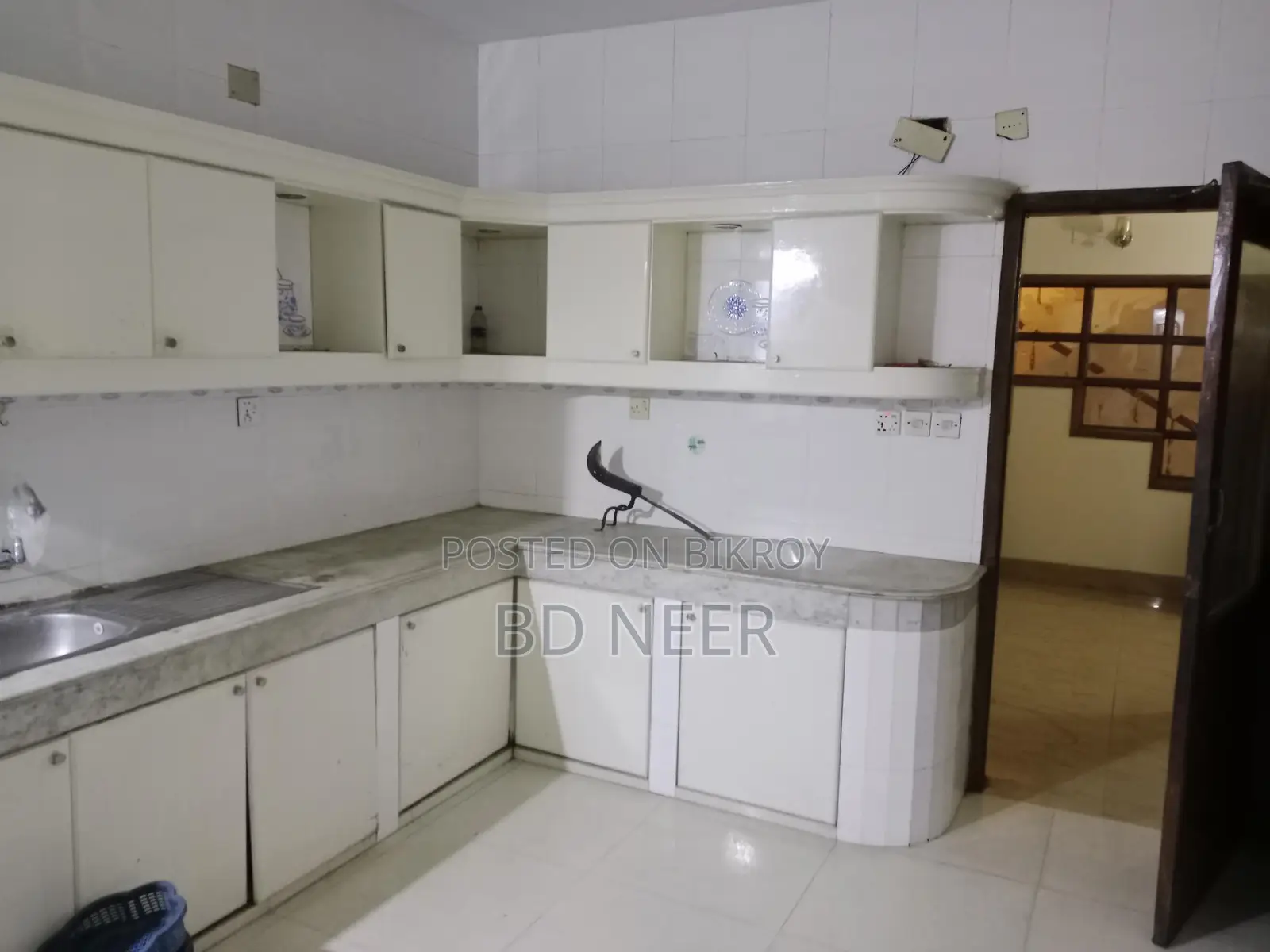 Nice looking 2500 sft 3 Bed room apt available in Gulshan in Gulshan